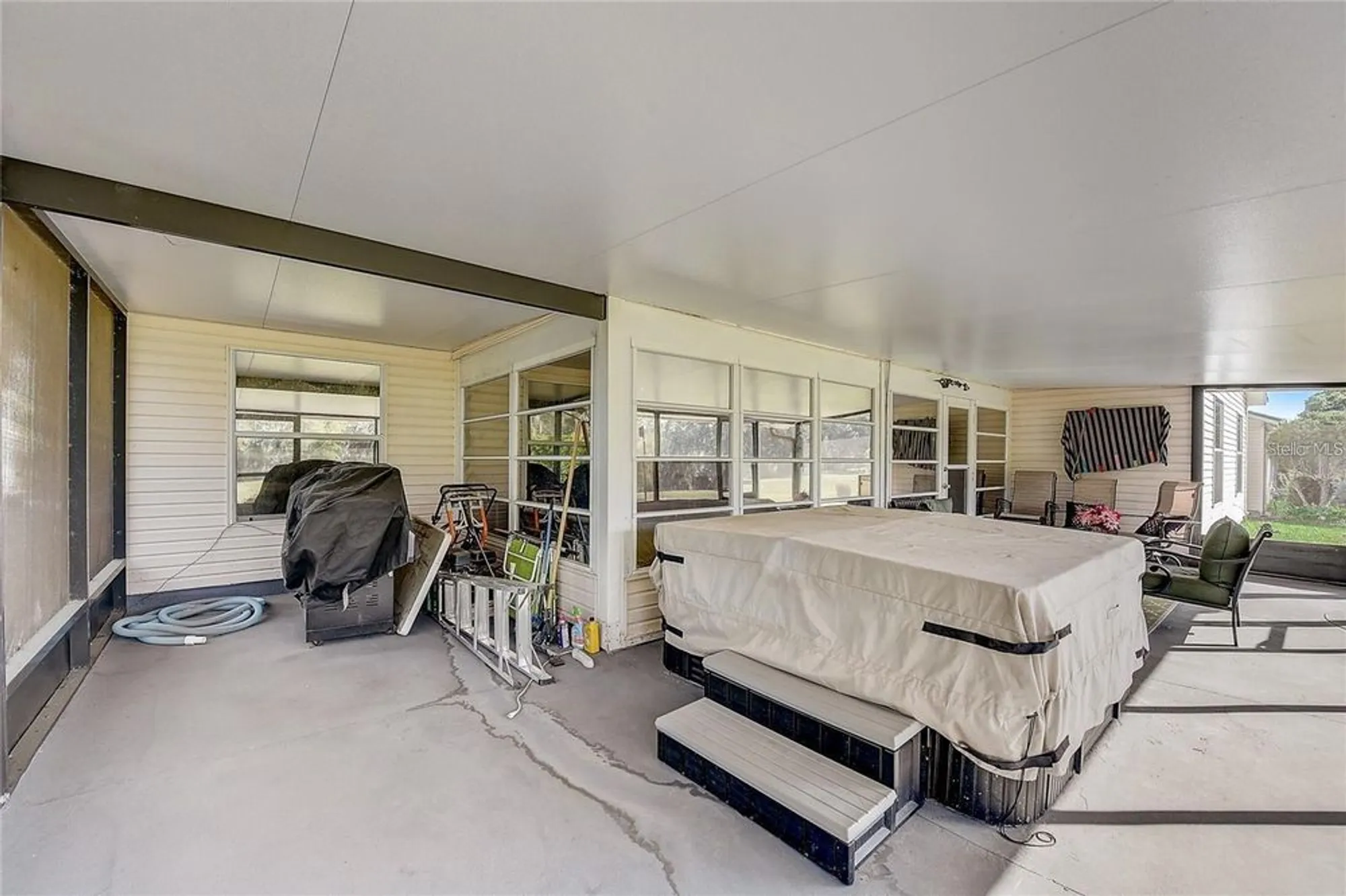 Property Slideshow image 31 of 43 | 25273 lost oak cir, Leesburg, FL, 34748