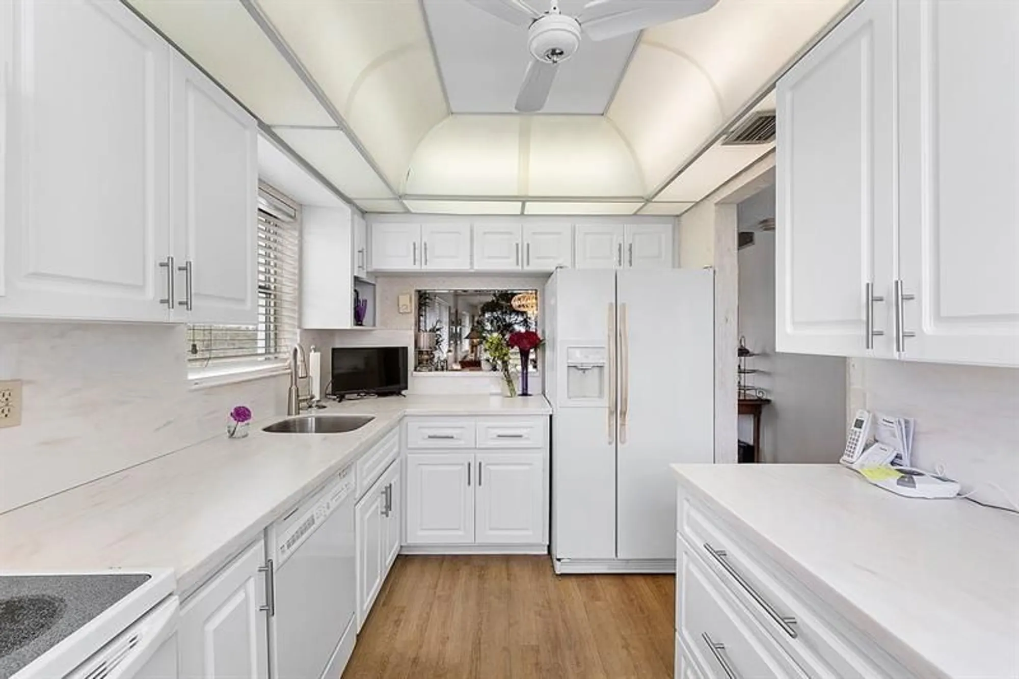 Property Slideshow image 8 of 32 | 3551 inverrary dr 404, Lauderhill, FL, 33319