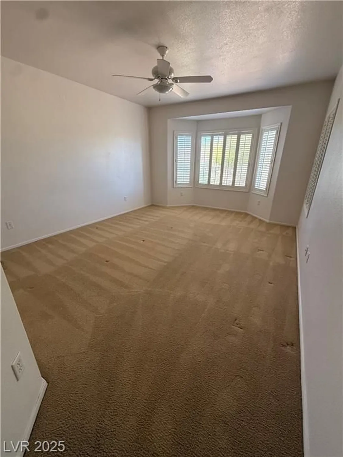 Property Slideshow image 14 of 16 | 2562 downeyville ave, Henderson, NV, 89052