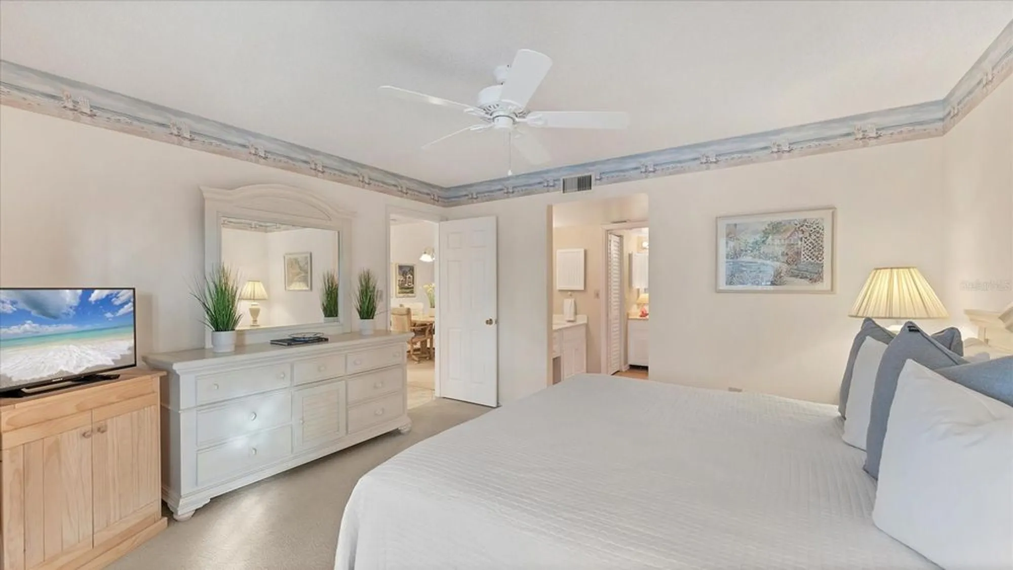 Property Slideshow image 14 of 44 | 450 cerromar rd 282, Venice, FL, 34293