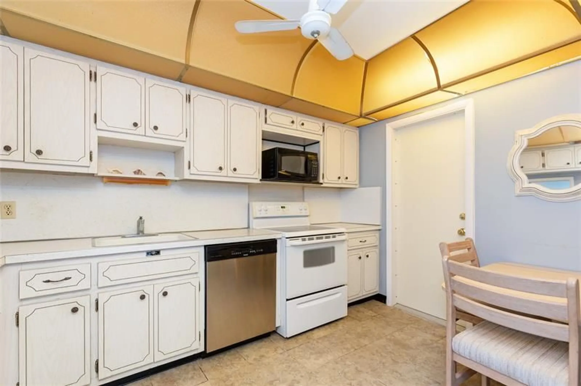 Property Slideshow image 4 of 27 | 2731 ne 14th street cswy 121, Pompano Beach, FL, 33062