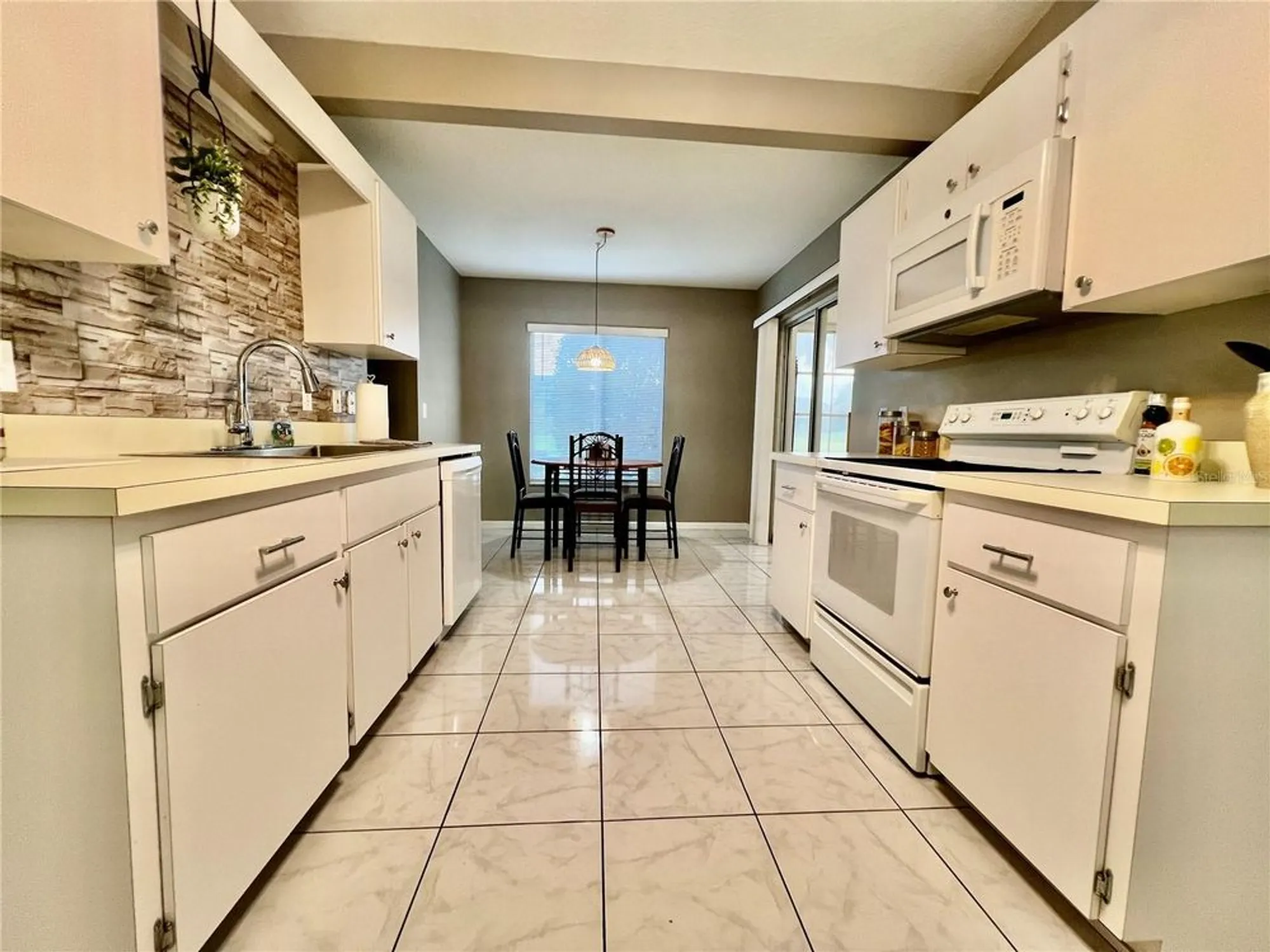 Property Slideshow image 15 of 72 | 2100 nw 50th cir, Ocala, FL, 34482