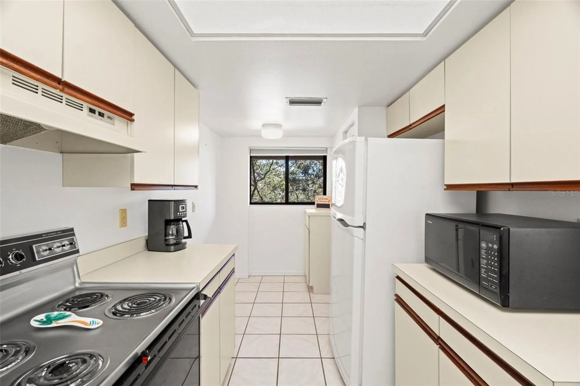 Property Slideshow image 6 of 24 | 1728 golfview dr # 1728, Tarpon Springs, FL, 34689