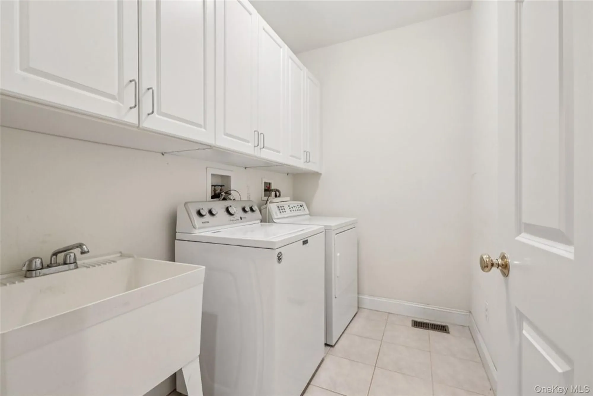 Property Slideshow image 25 of 50 | 2 sly st, Warwick, NY, 10990