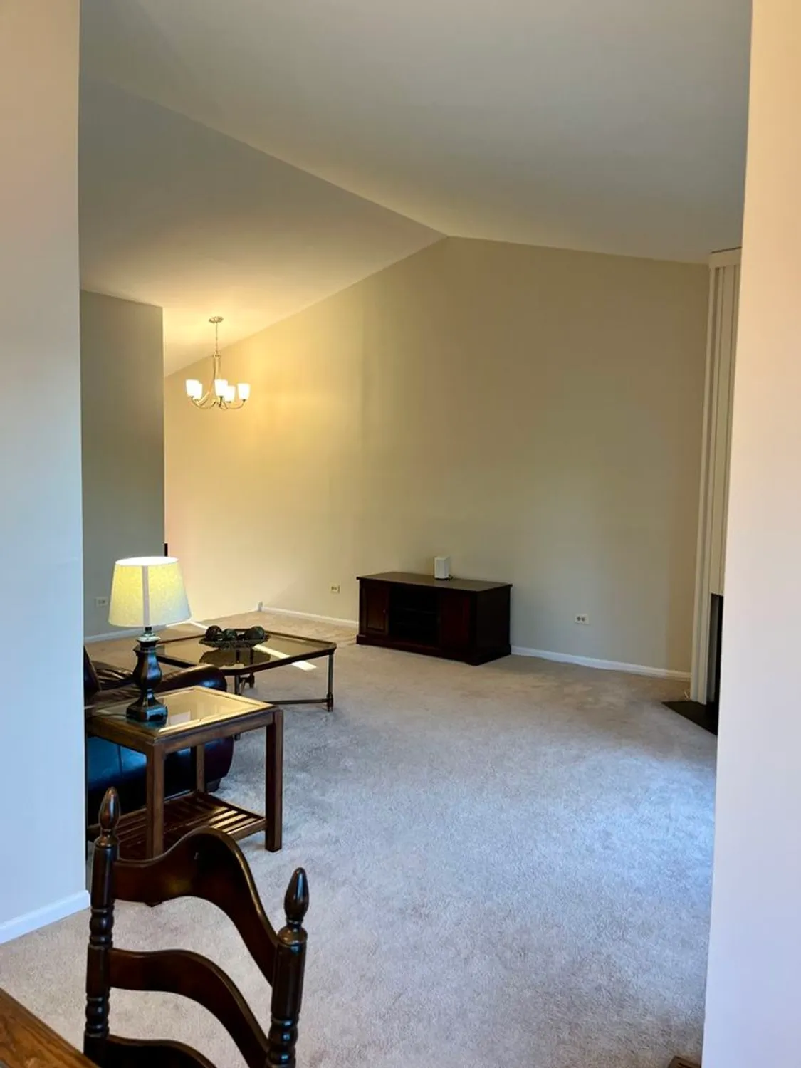 Property Slideshow image 11 of 45 | 33 shoreline rd b, Lake Barrington, IL, 60010