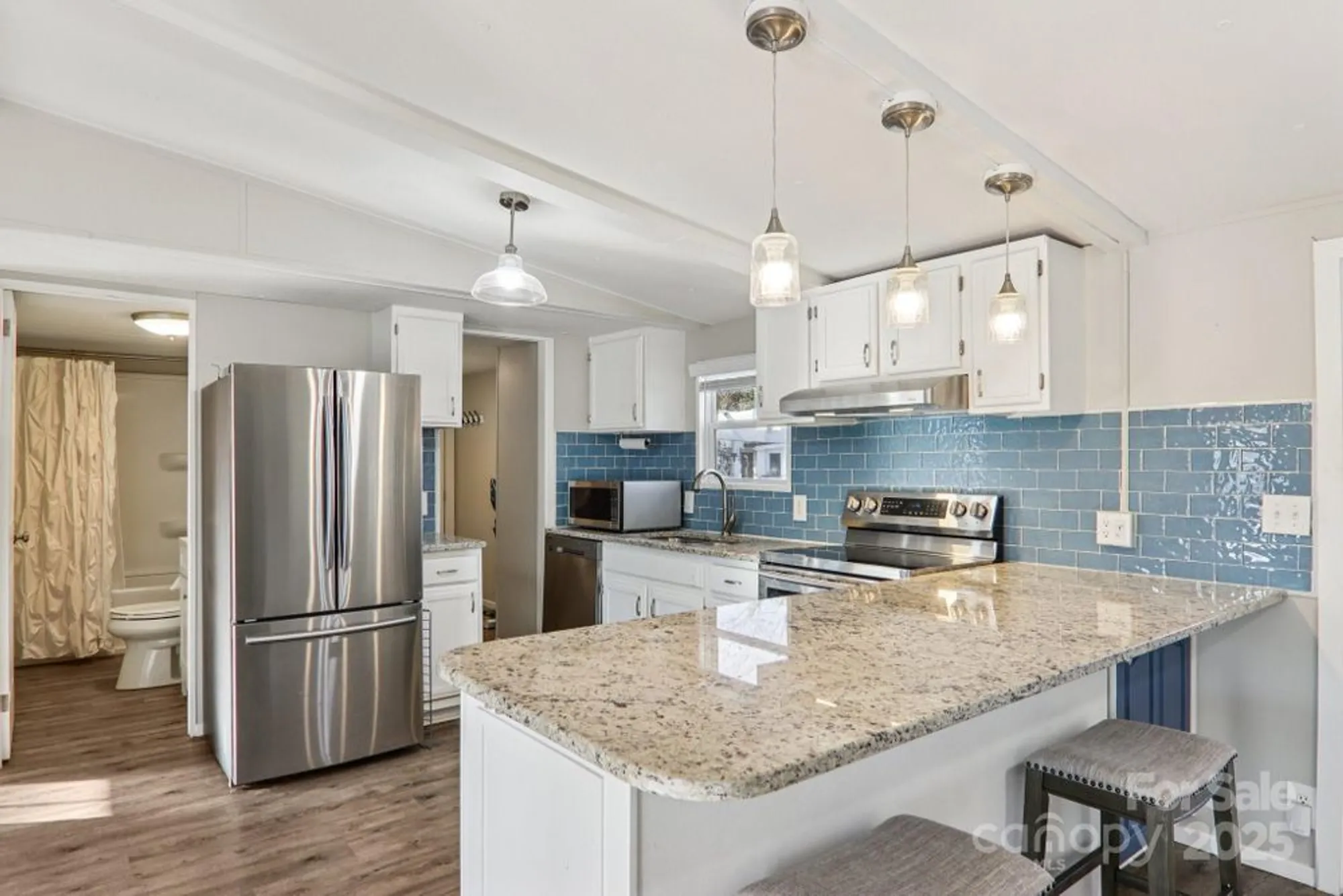 Property Slideshow image 14 of 48 | 302 meadowbrook ct, Hendersonville, NC, 28792