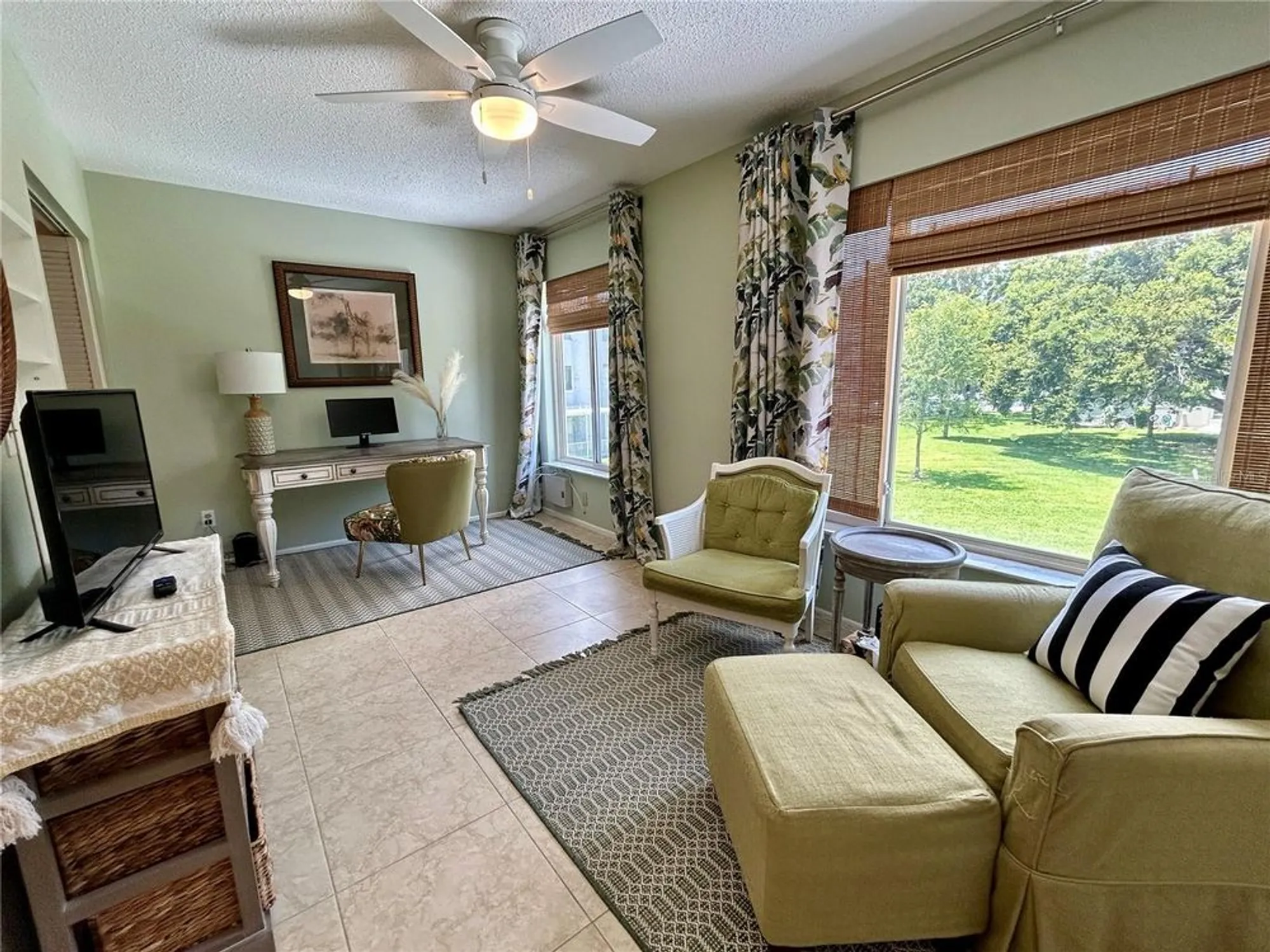 Property Slideshow image 14 of 51 | 2461 rhodesian dr apt 45, Clearwater, FL, 33763