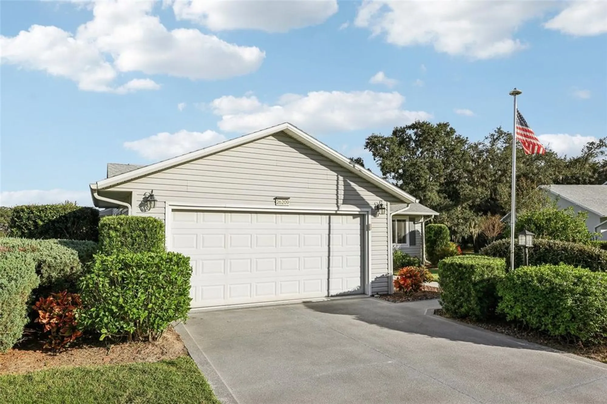 Property Slideshow image 26 of 27 | 26209 newcombe cir, Leesburg, FL, 34748