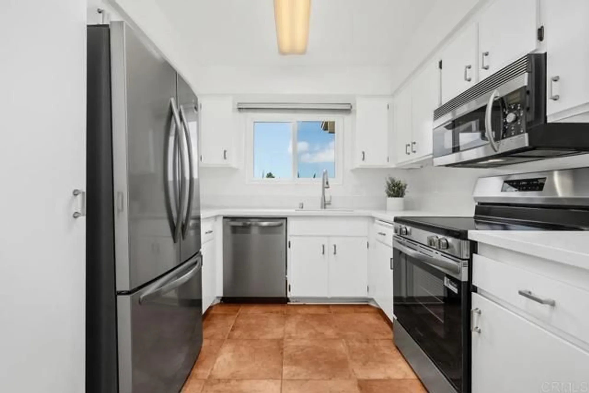 Property Slideshow image 19 of 45 | 4428 skimmer way, Oceanside, CA, 92057