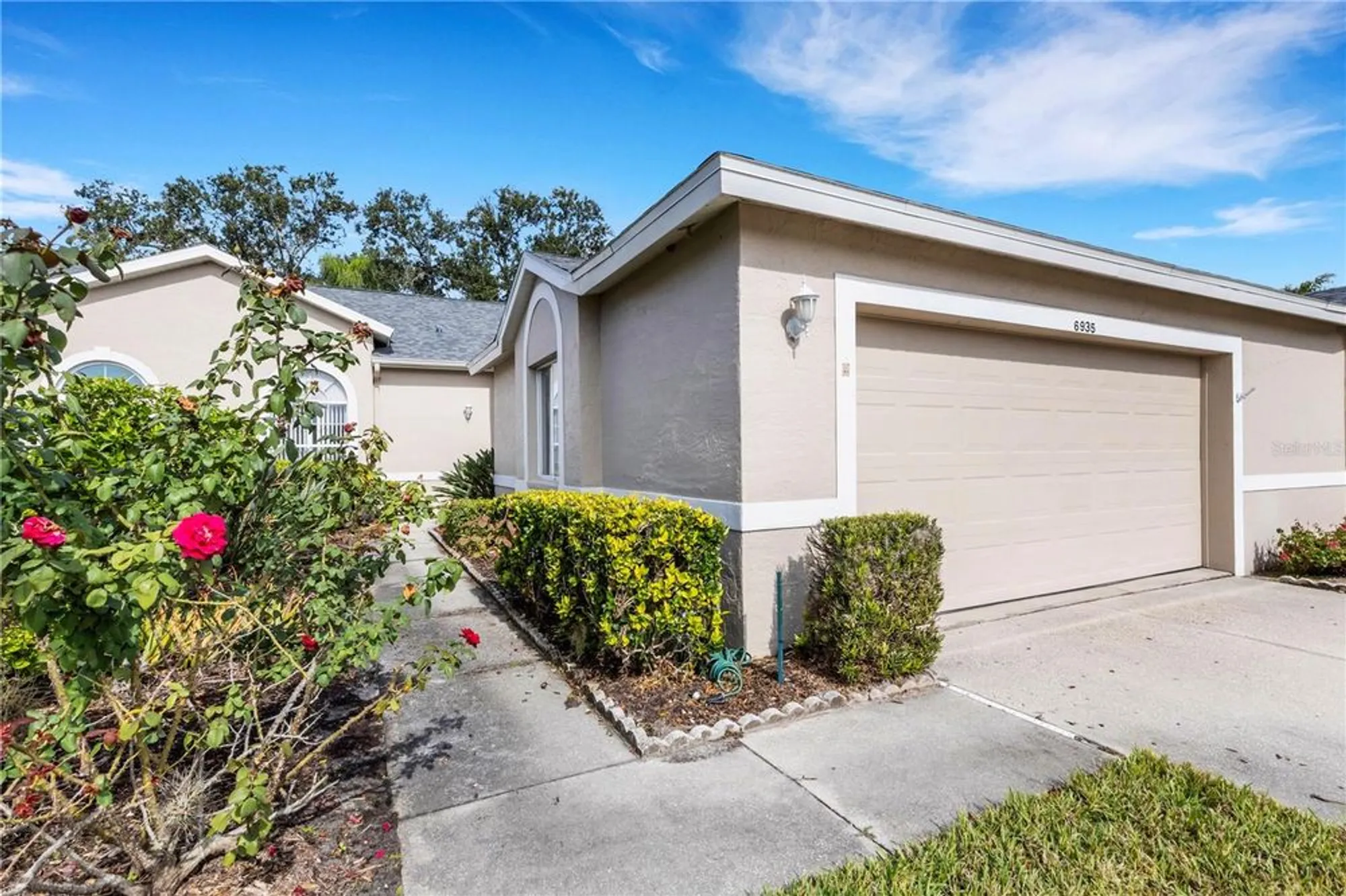 Property Slideshow image 1 of 60 | 6935 stoneywalk ct, Bradenton, FL, 34203