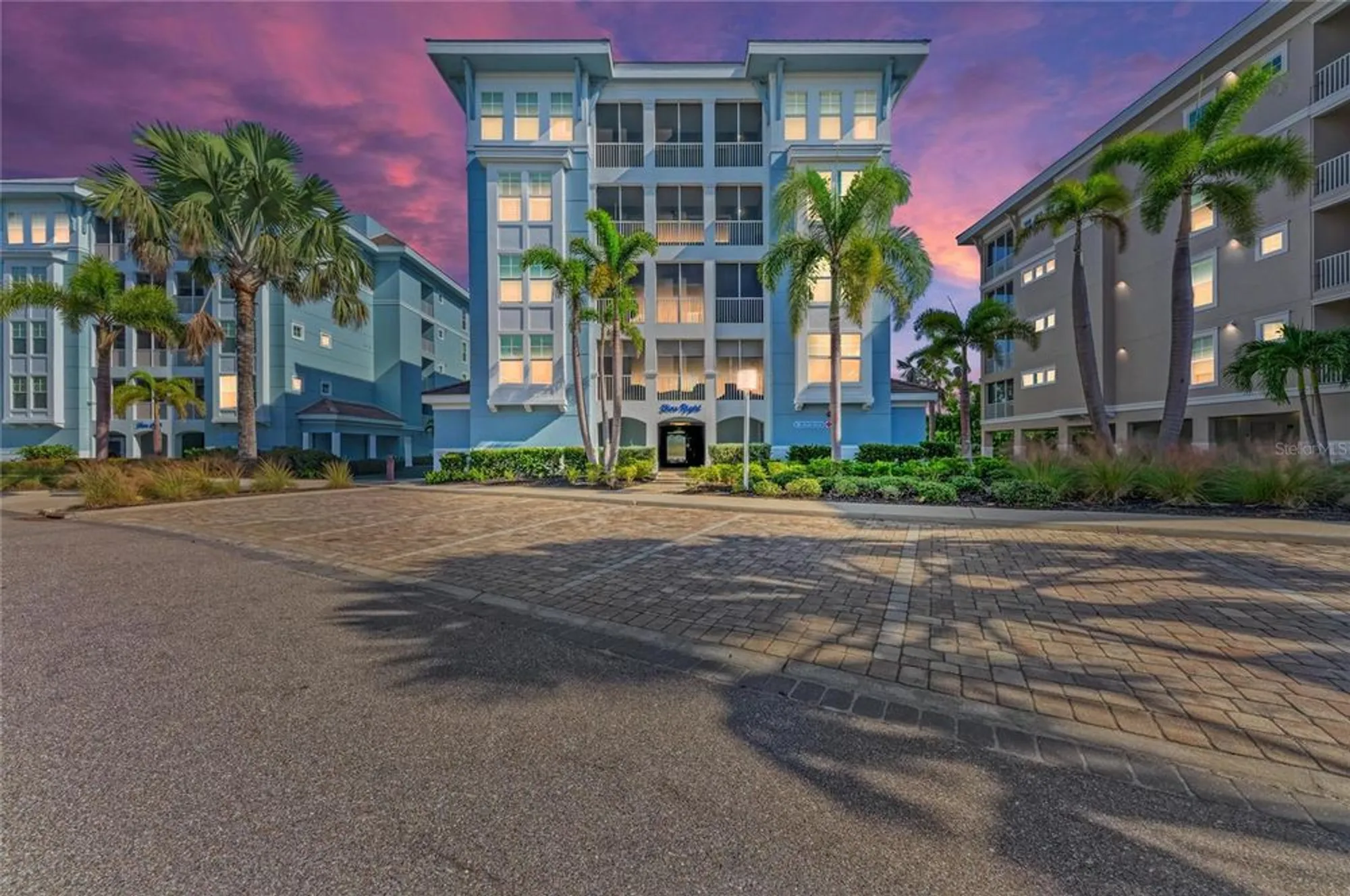 Property Slideshow image 4 of 100 | 391 aruba cir unit 101, Bradenton, FL, 34209