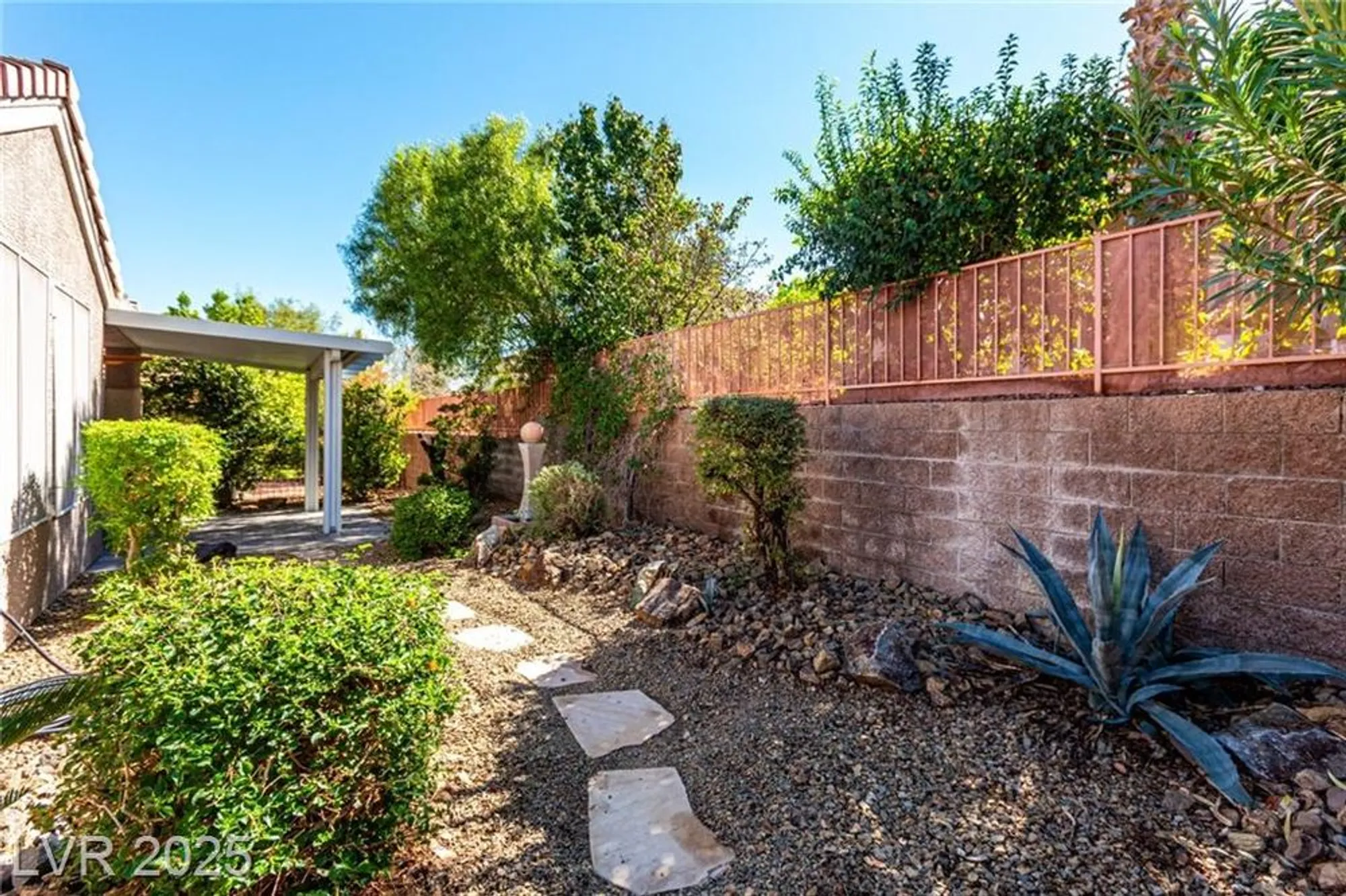 Property Slideshow image 31 of 38 | 2153 high mesa dr, Henderson, NV, 89012