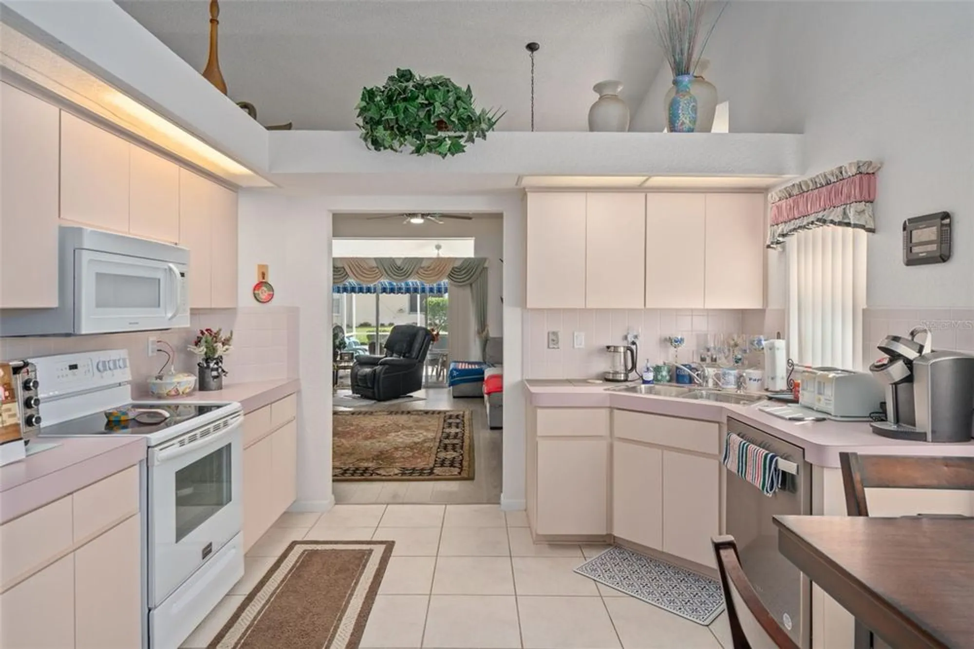 Property Slideshow image 13 of 46 | 9288 new orleans dr, Weeki Wachee, FL, 34613