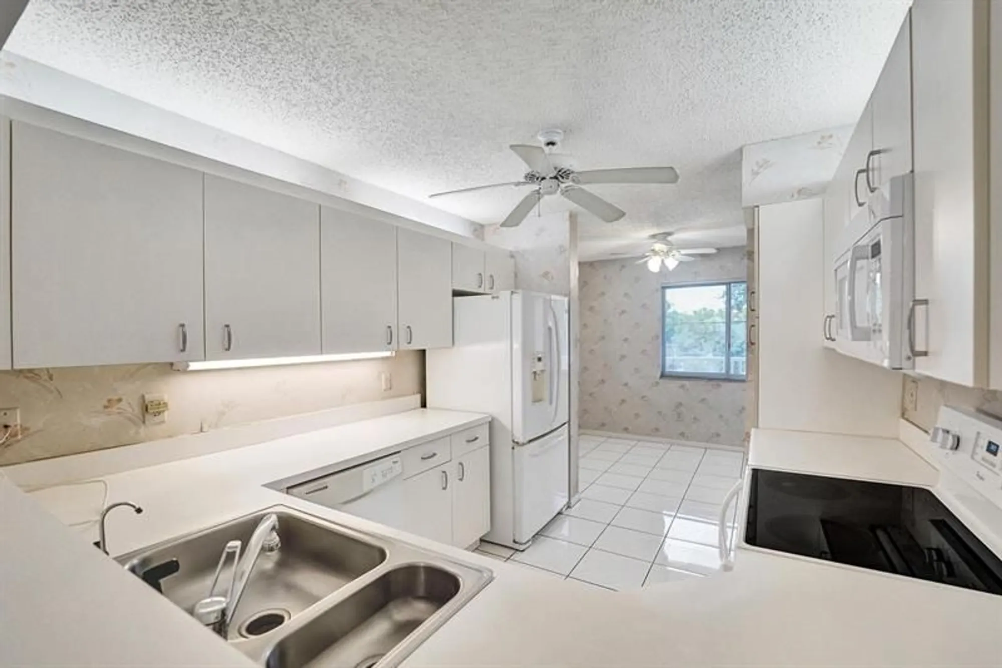 Property Slideshow image 11 of 61 | 9587 weldon cir apt b312, Fort Lauderdale, FL, 33321