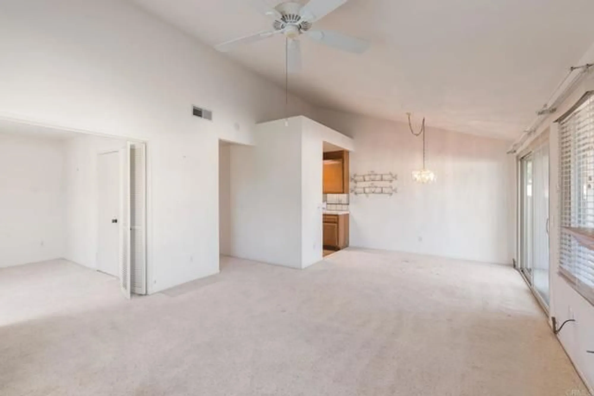 Property Slideshow image 6 of 29 | 1926 springdale ln, Encinitas, CA, 92024