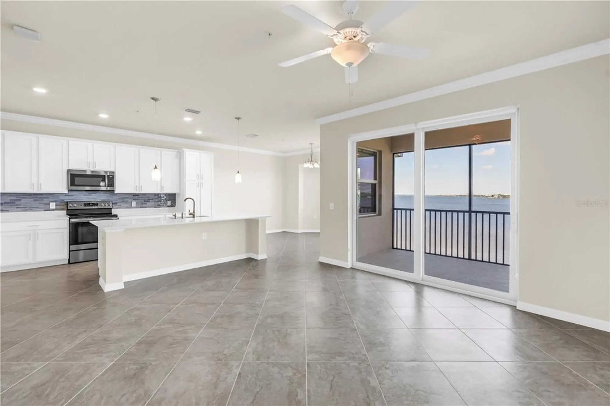 Property Slideshow image 11 of 59 | 1030 tidewater shores loop 406, Bradenton, FL, 34208