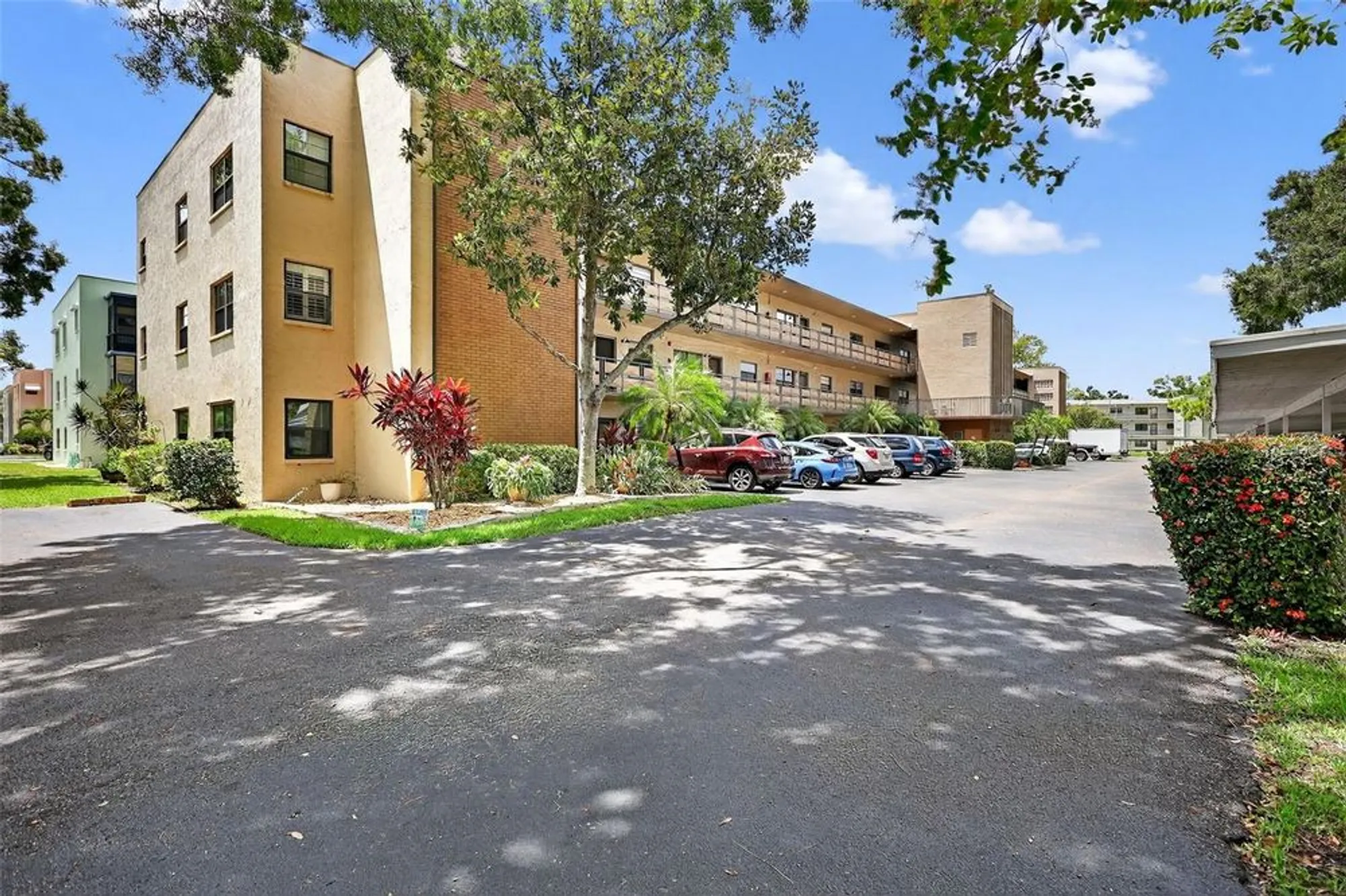 Property Slideshow image 1 of 36 | 5975 terrace park dr n unit 209, Saint Petersburg, FL, 33709