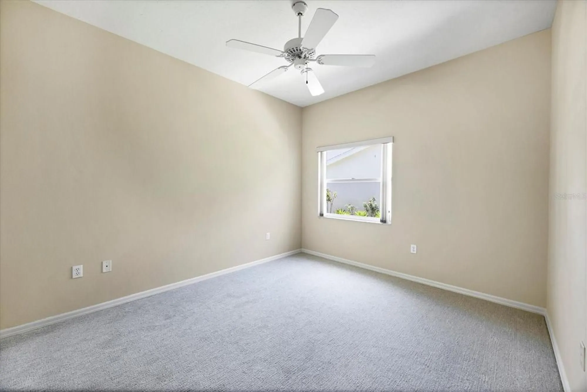 Property Slideshow image 21 of 55 | 6222 country club way, Sarasota, FL, 34243