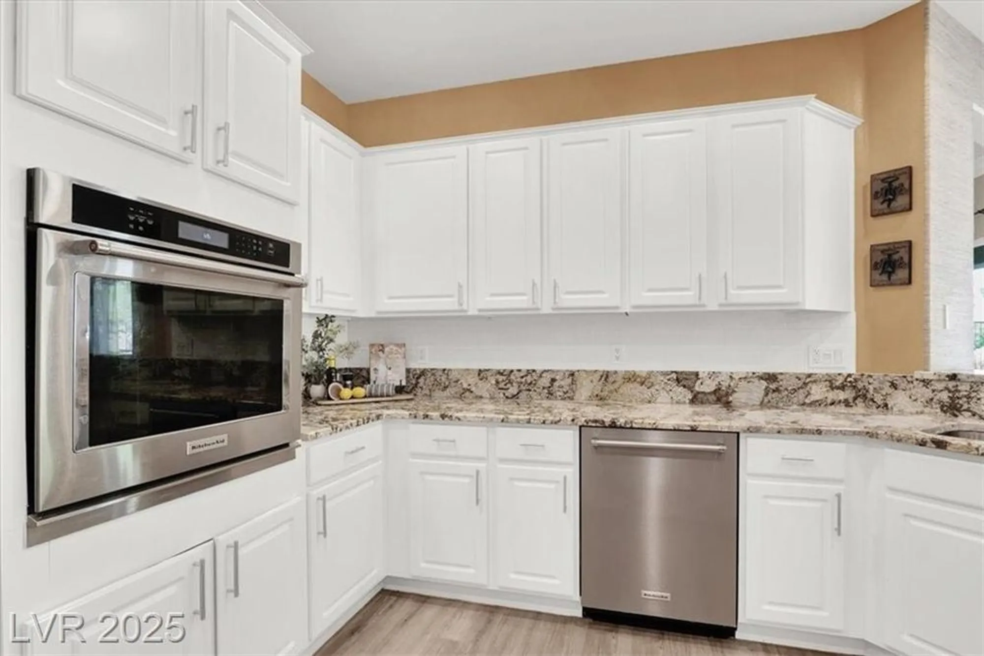 Property Slideshow image 7 of 68 | 3048 brownbirds nest dr, Henderson, NV, 89052