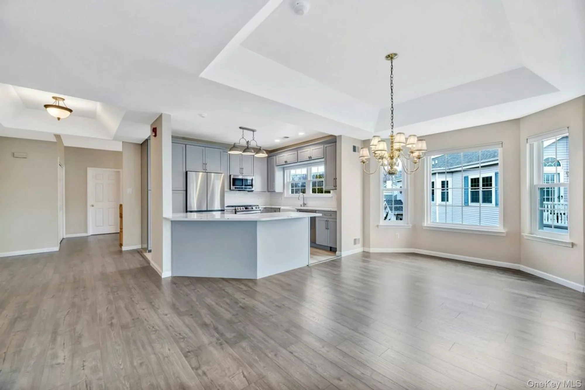 Property Slideshow image 12 of 32 | 521 highland ct # 521, Moriches, NY, 11955