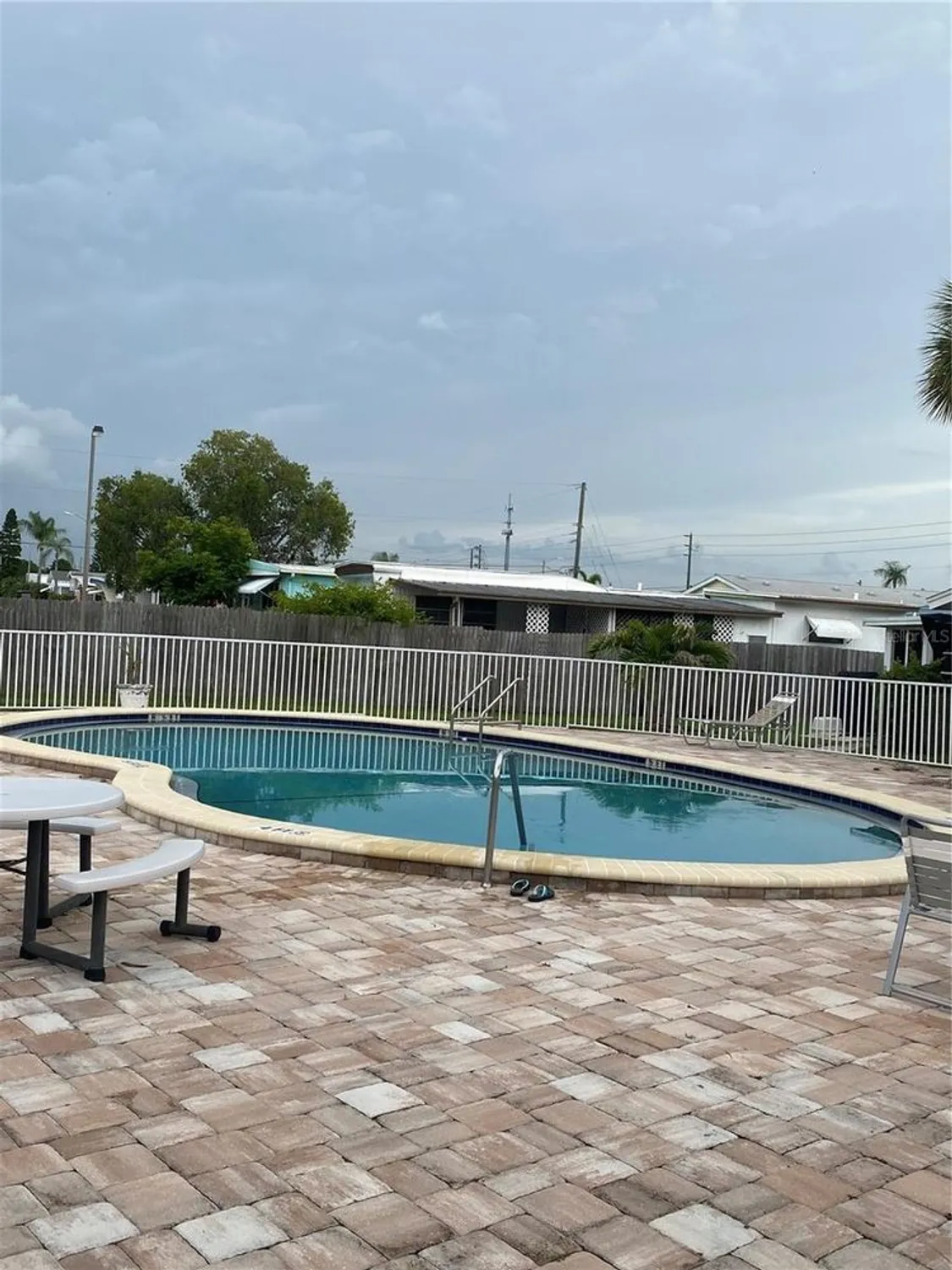 Property Slideshow image 32 of 38 | 832 cambridge ct, Dunedin, FL, 34698