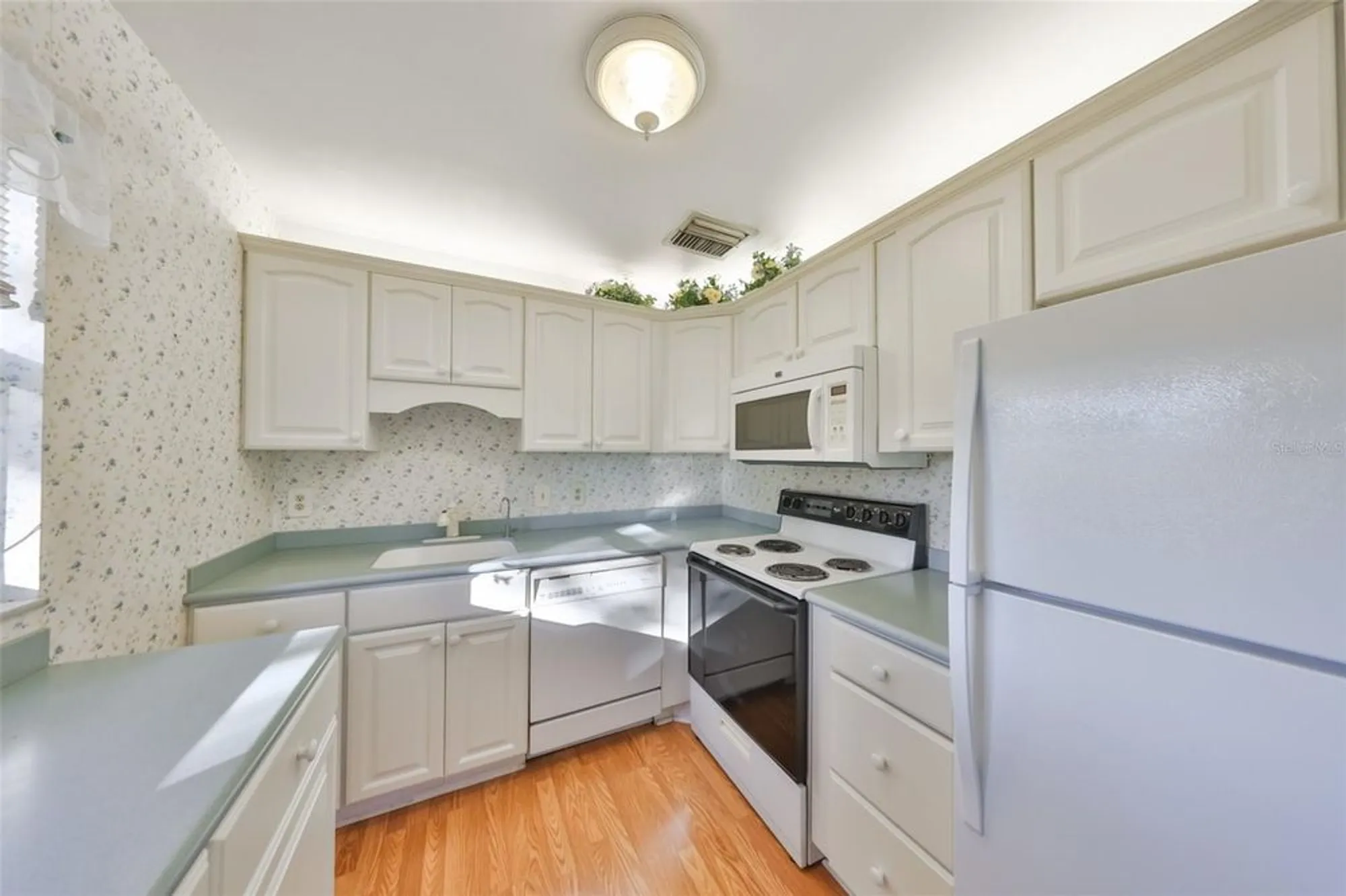 Property Slideshow image 12 of 51 | 2202 clubhouse dr 180, Sun City Center, FL, 33573