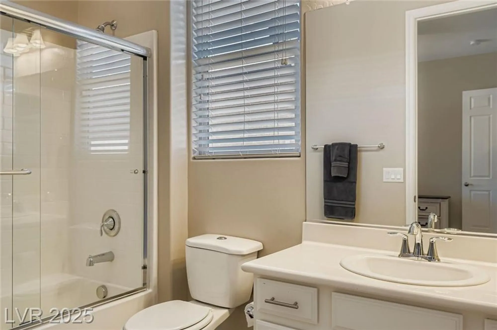 Property Slideshow image 20 of 54 | 512 heritage bridge ave, Henderson, NV, 89011