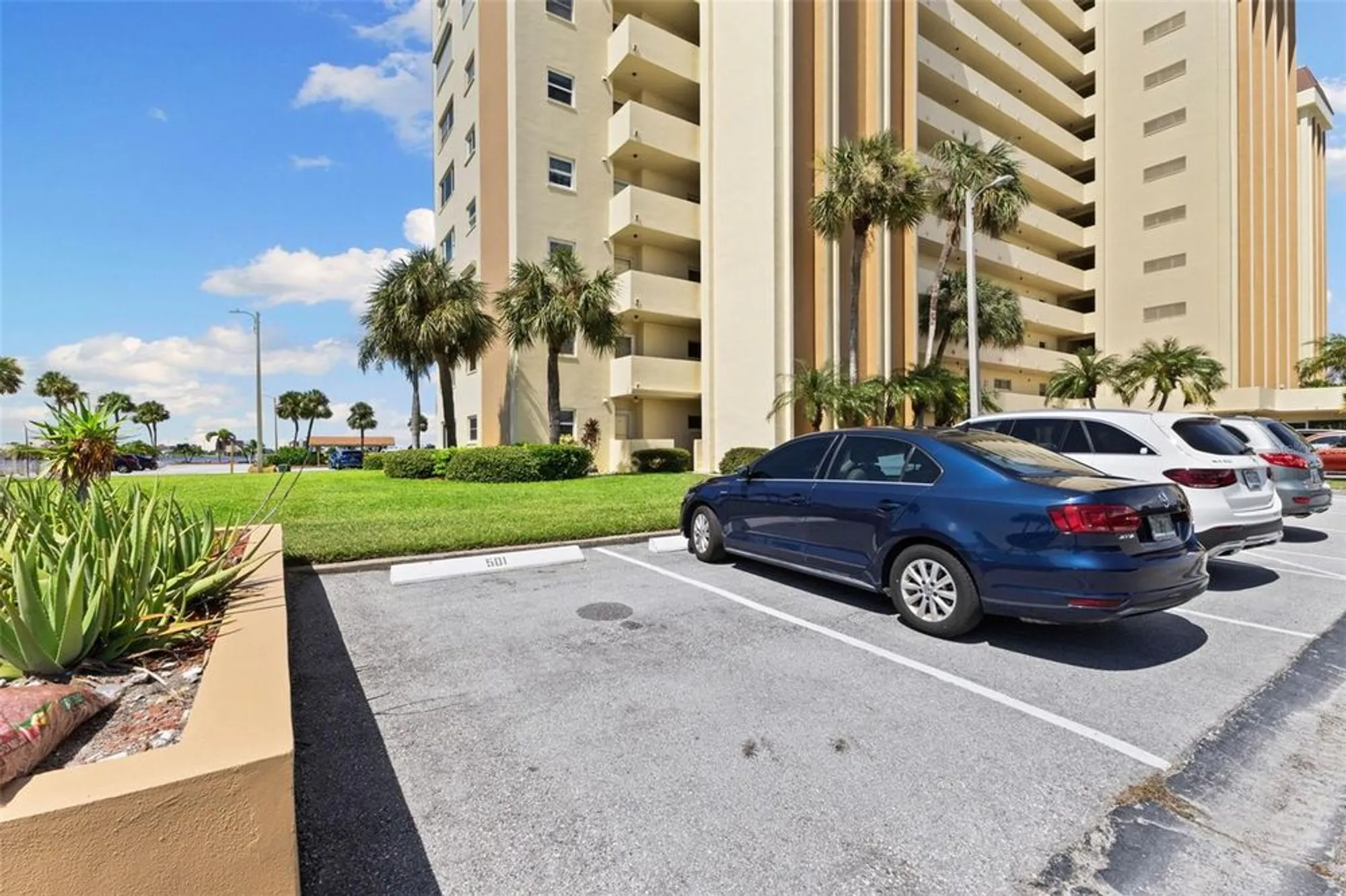 Property Slideshow image 34 of 46 | 4550 cove cir apt 501, Saint Petersburg, FL, 33708