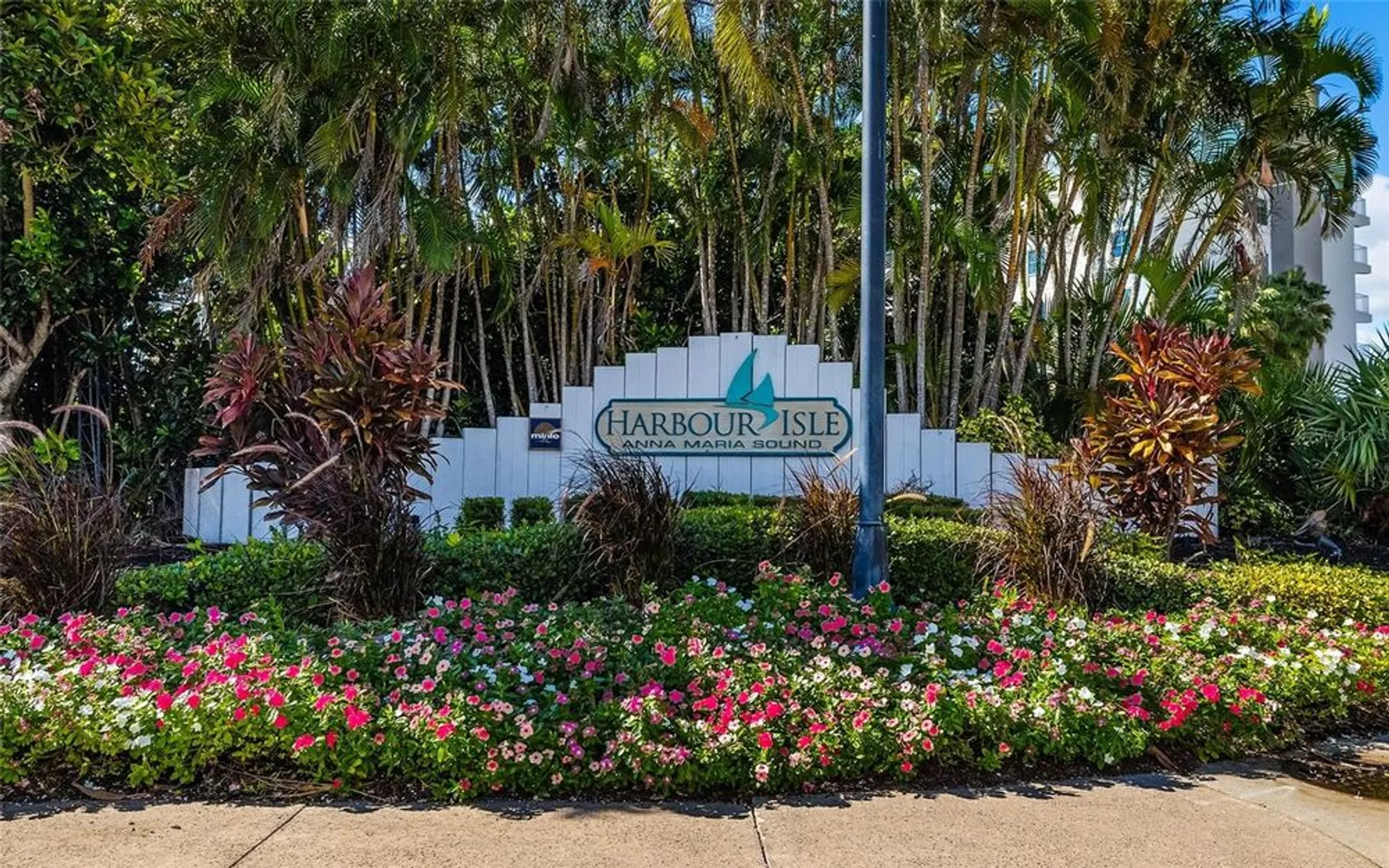 Property Slideshow image 42 of 50 | 339 sapphire lake dr unit 101, Bradenton, FL, 34209