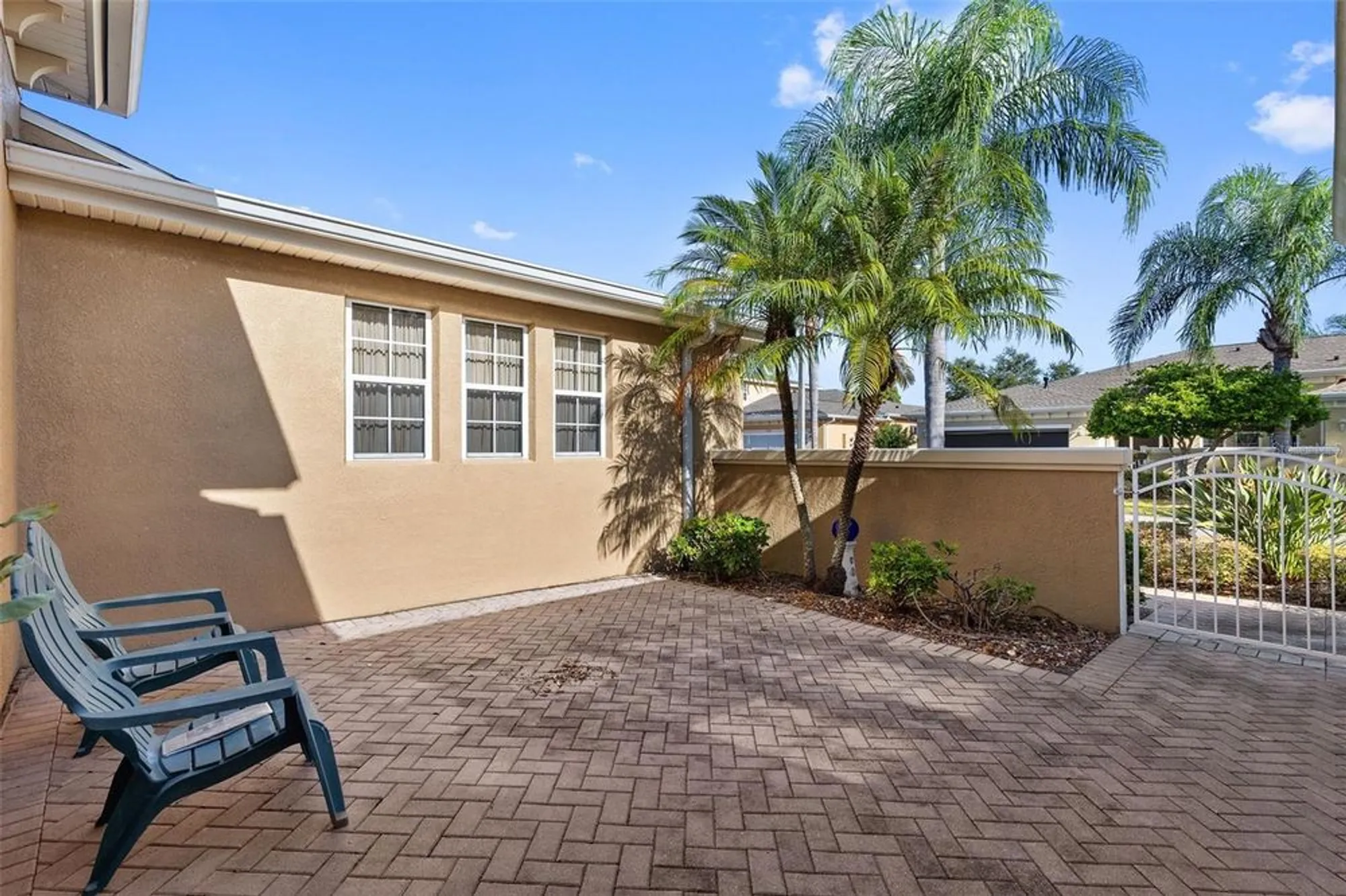 Property Slideshow image 7 of 64 | 2404 kensington greens dr, Sun City Center, FL, 33573