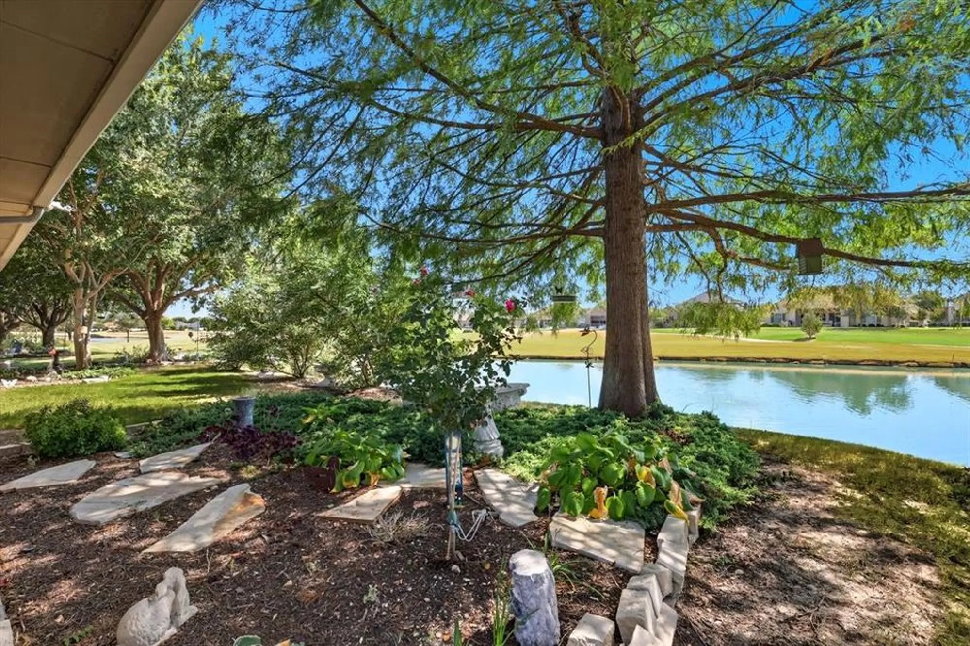 Property Slideshow image 37 of 39 | 9501 grandview dr, Denton, TX, 76207