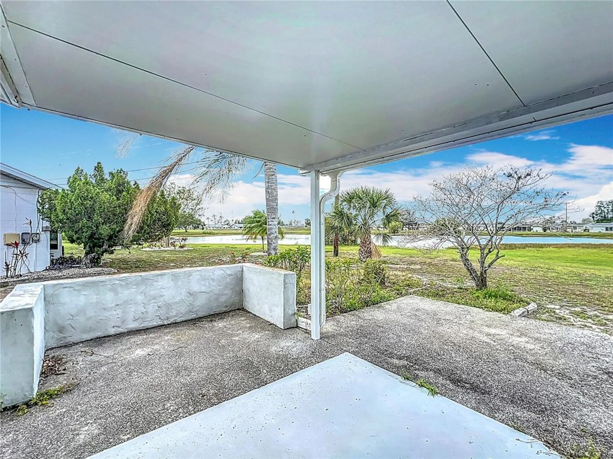 Property Slideshow image 27 of 41 | 904 desert hills dr, Sun City Center, FL, 33573