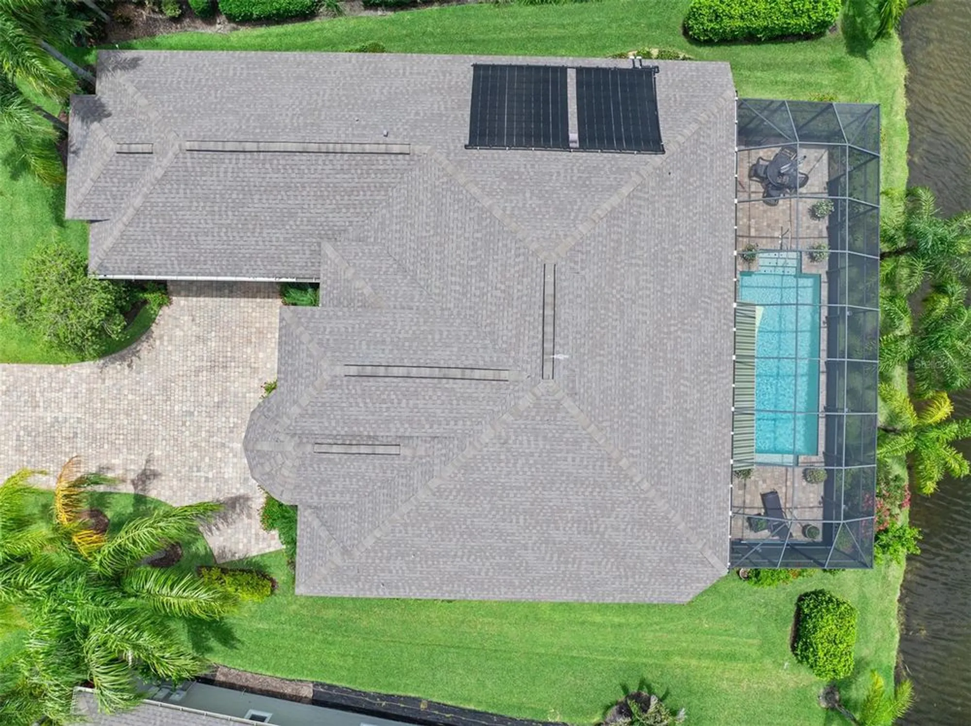 Property Slideshow image 9 of 67 | 665 southlake dr, Ormond Beach, FL, 32174