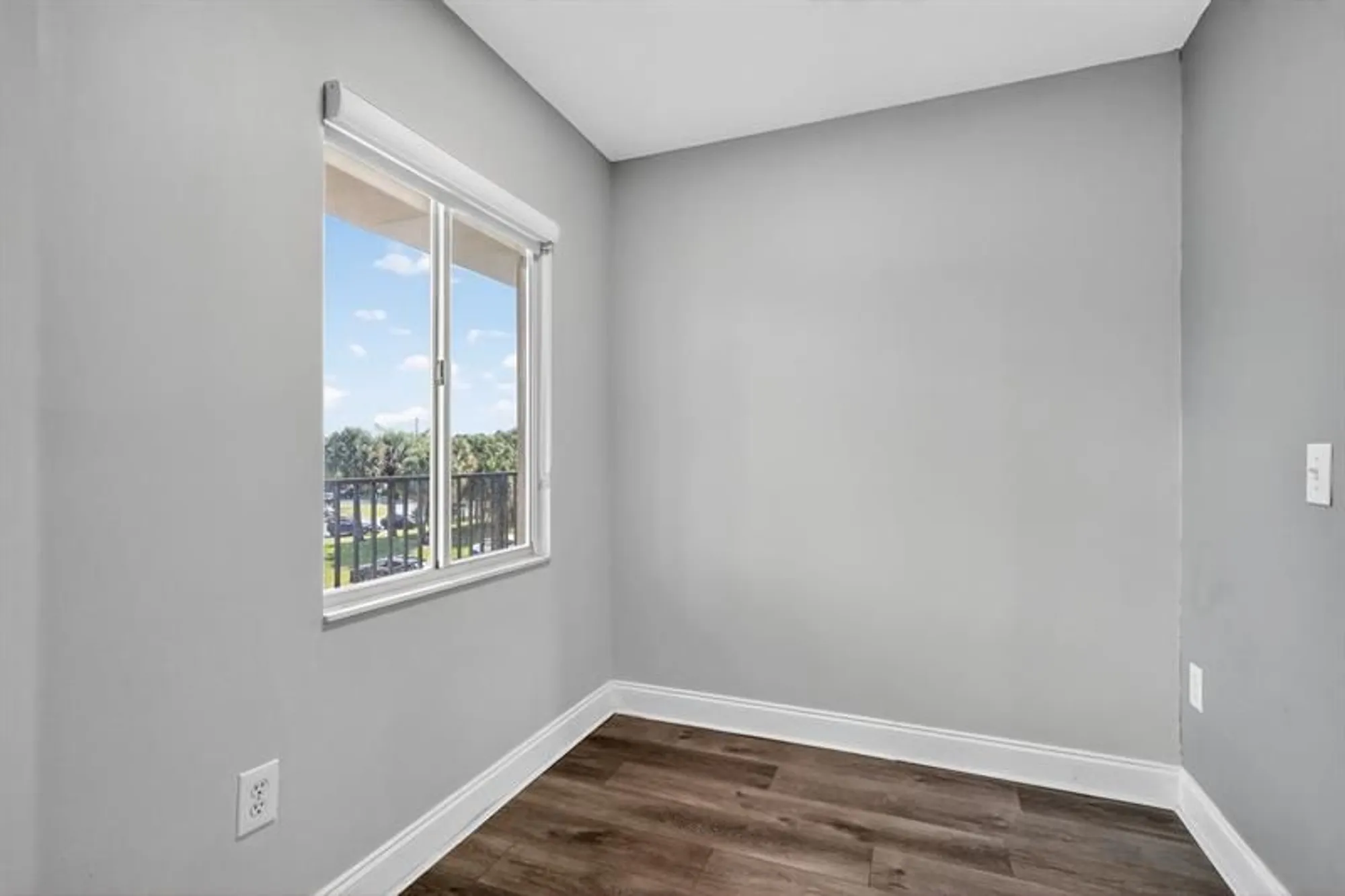 Property Slideshow image 14 of 39 | 1600 sw 127th way, Pembroke Pines, FL, 33027