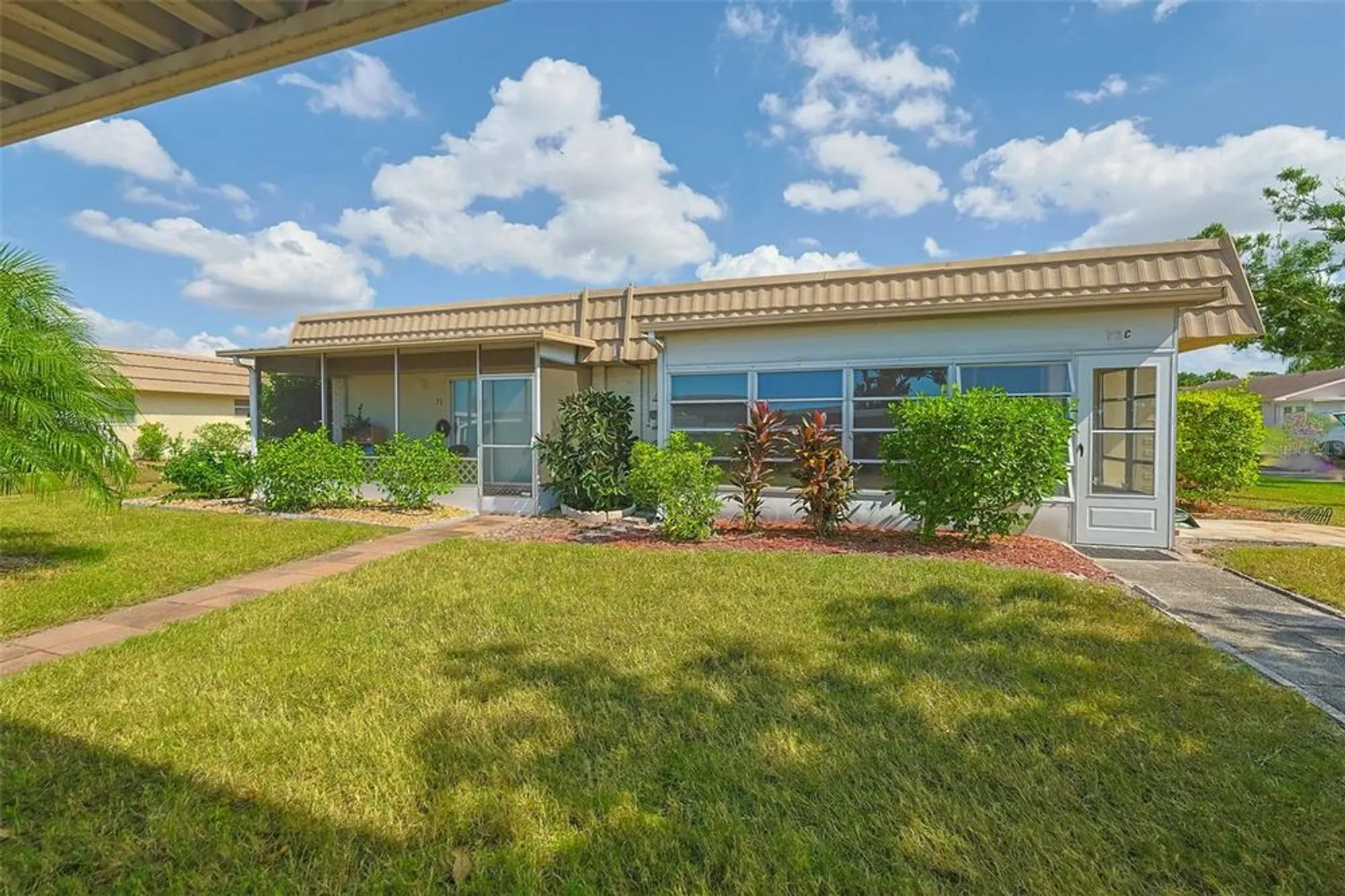 Property Slideshow image 2 of 59 | 202 bedford st 72, Sun City Center, FL, 33573