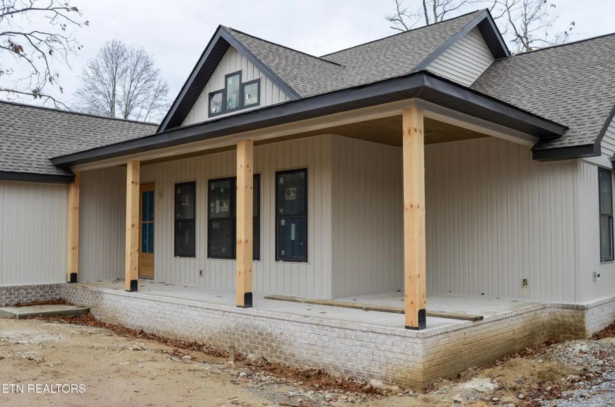 Property Slideshow image 1 of 23 | 124 markham ln, Crossville, TN, 38558