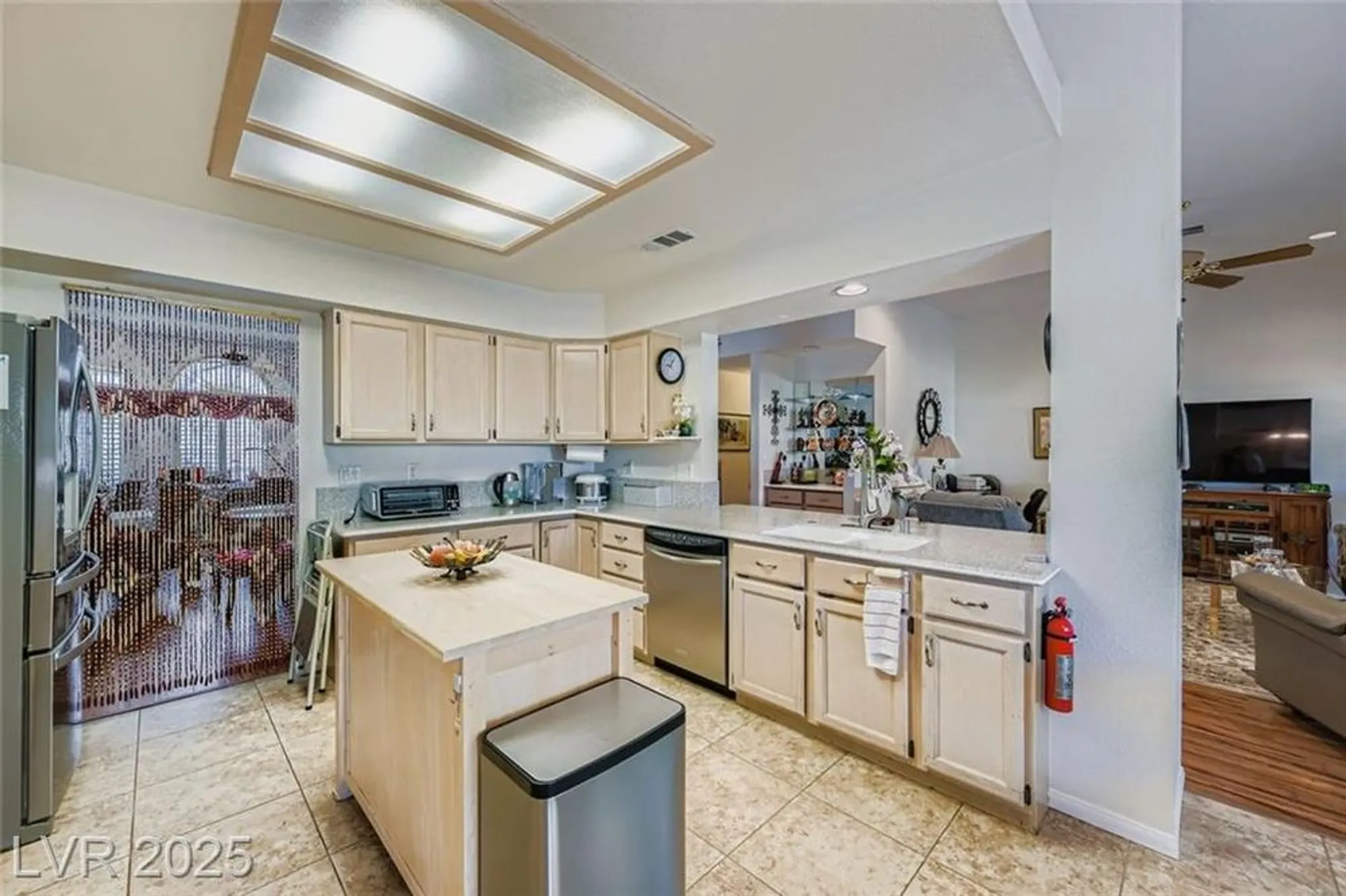 Property Slideshow image 12 of 49 | 5245 roca ln, Las Vegas, NV, 89130