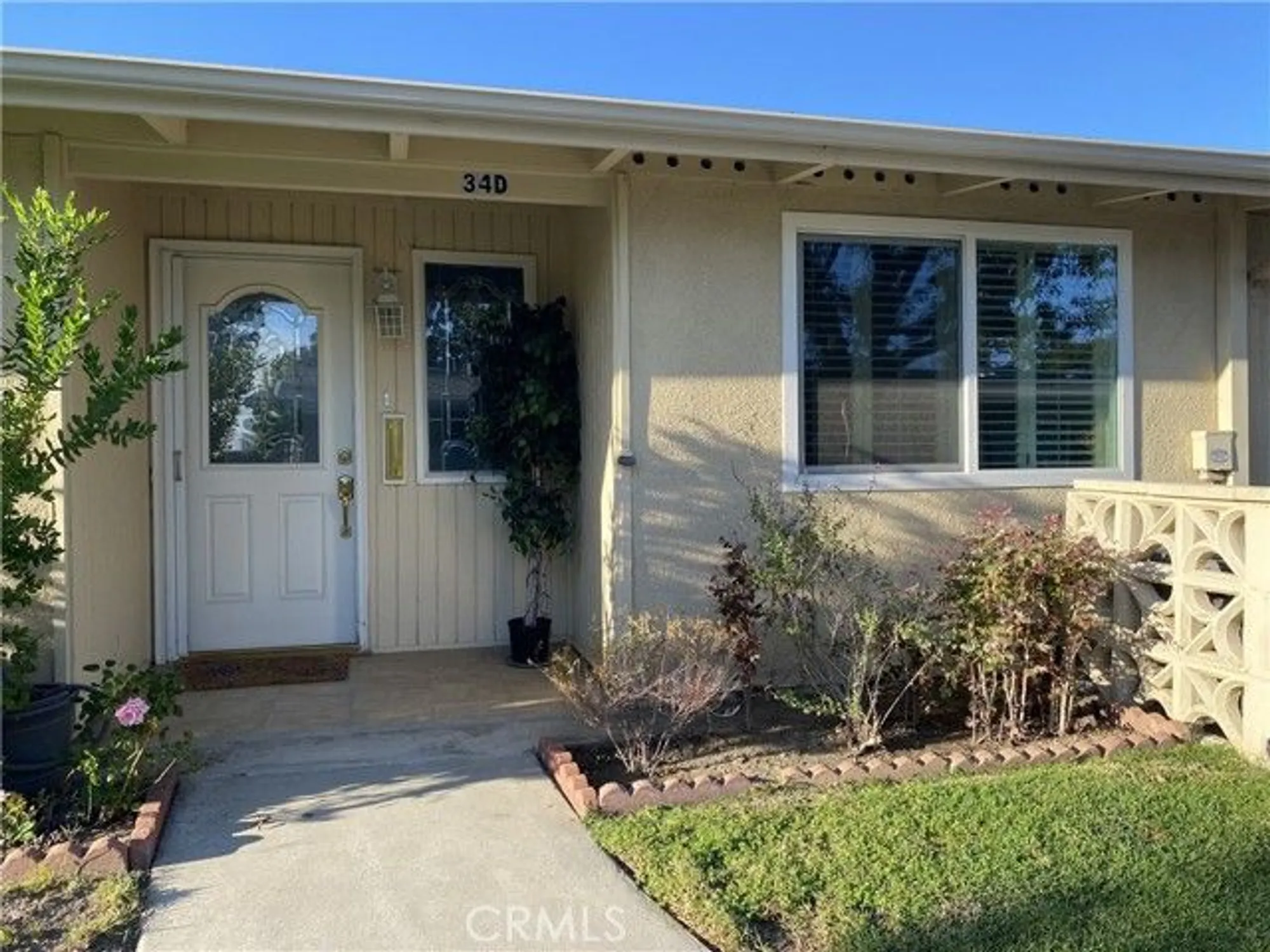 Property Slideshow image 4 of 19 | 13281 del monte dr # m12-34d, Seal Beach, CA, 90740