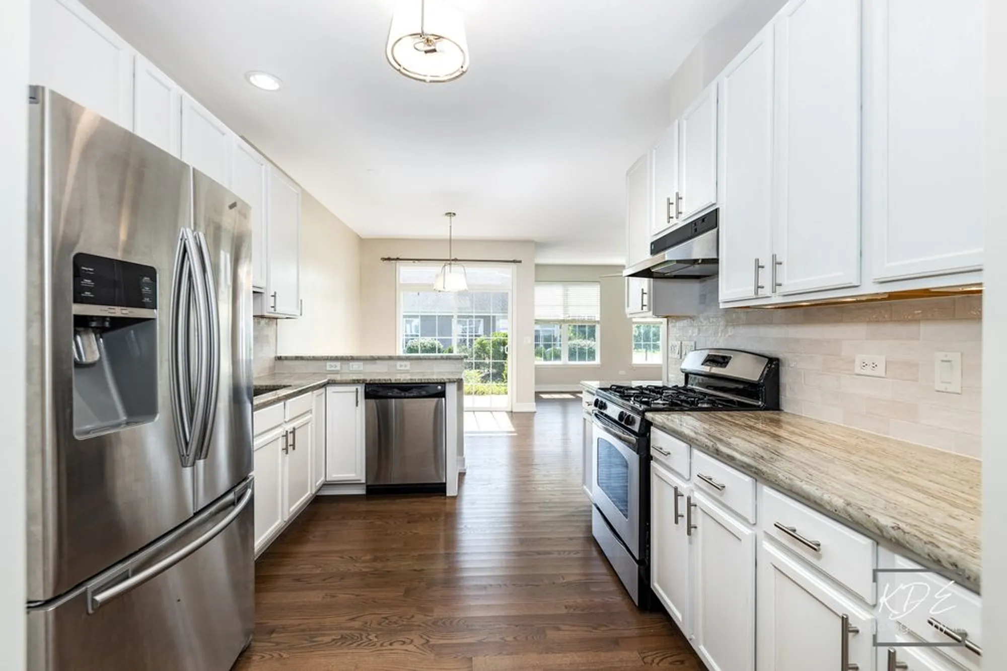 Property Slideshow image 4 of 33 | 2836 hillcrest cir, Naperville, IL, 60564