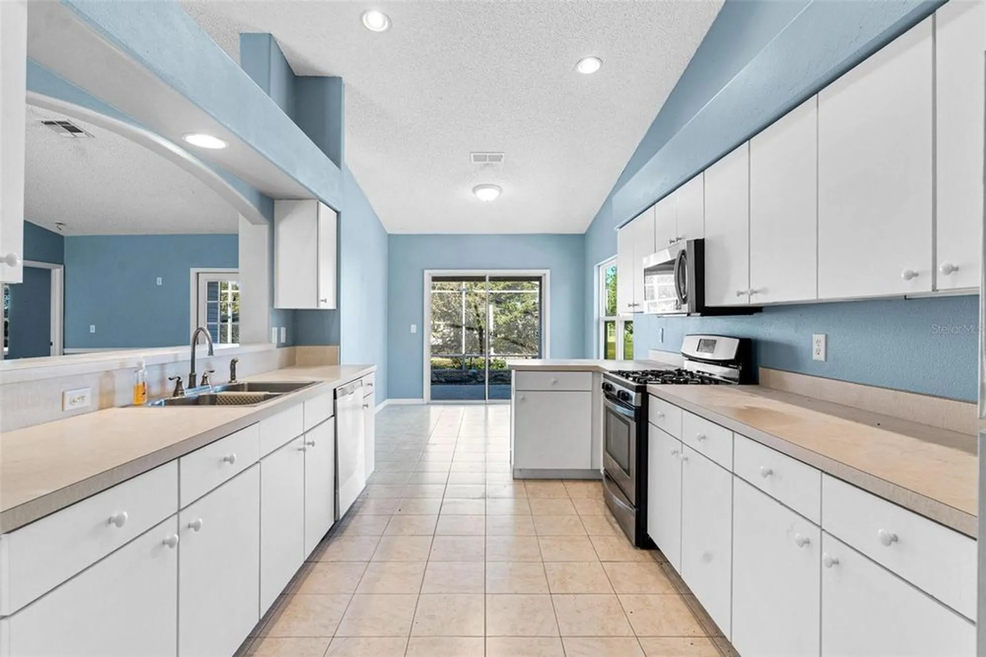 Property Slideshow image 10 of 31 | 1009 forest breeze path, Leesburg, FL, 34748