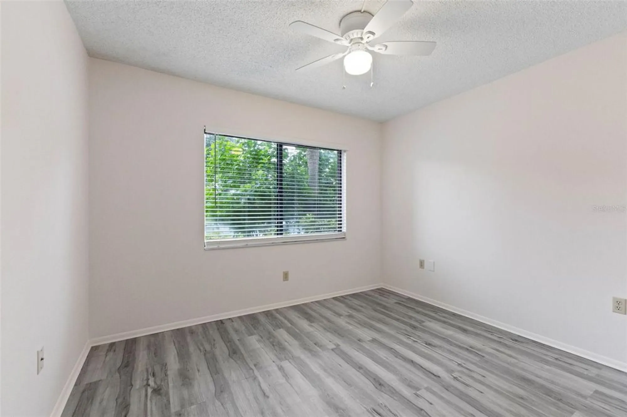 Property Slideshow image 10 of 40 | 7680 eagle creek dr # 7680, Sarasota, FL, 34243