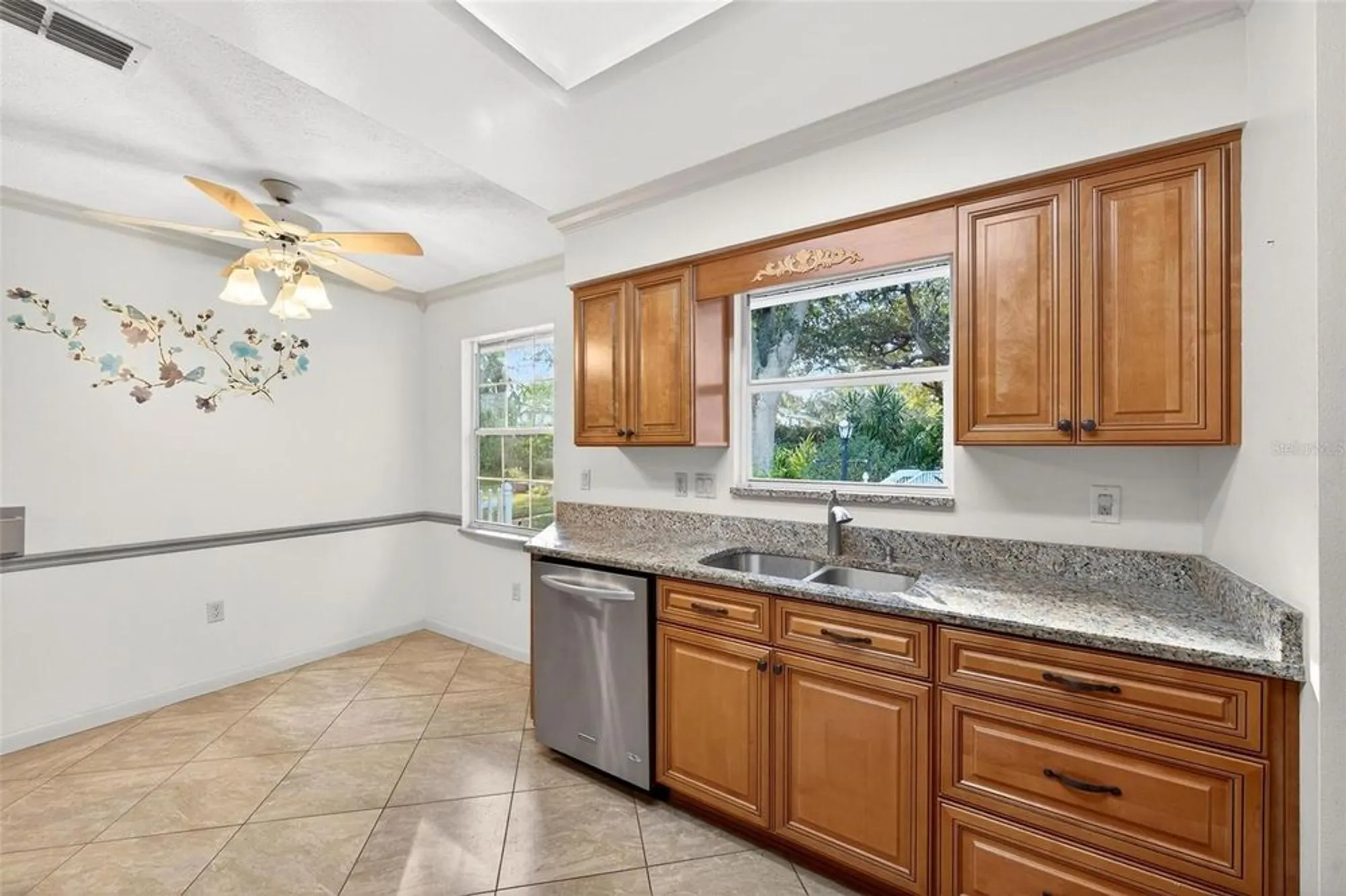 Property Slideshow image 11 of 34 | 2215 orkney dr, Leesburg, FL, 34788