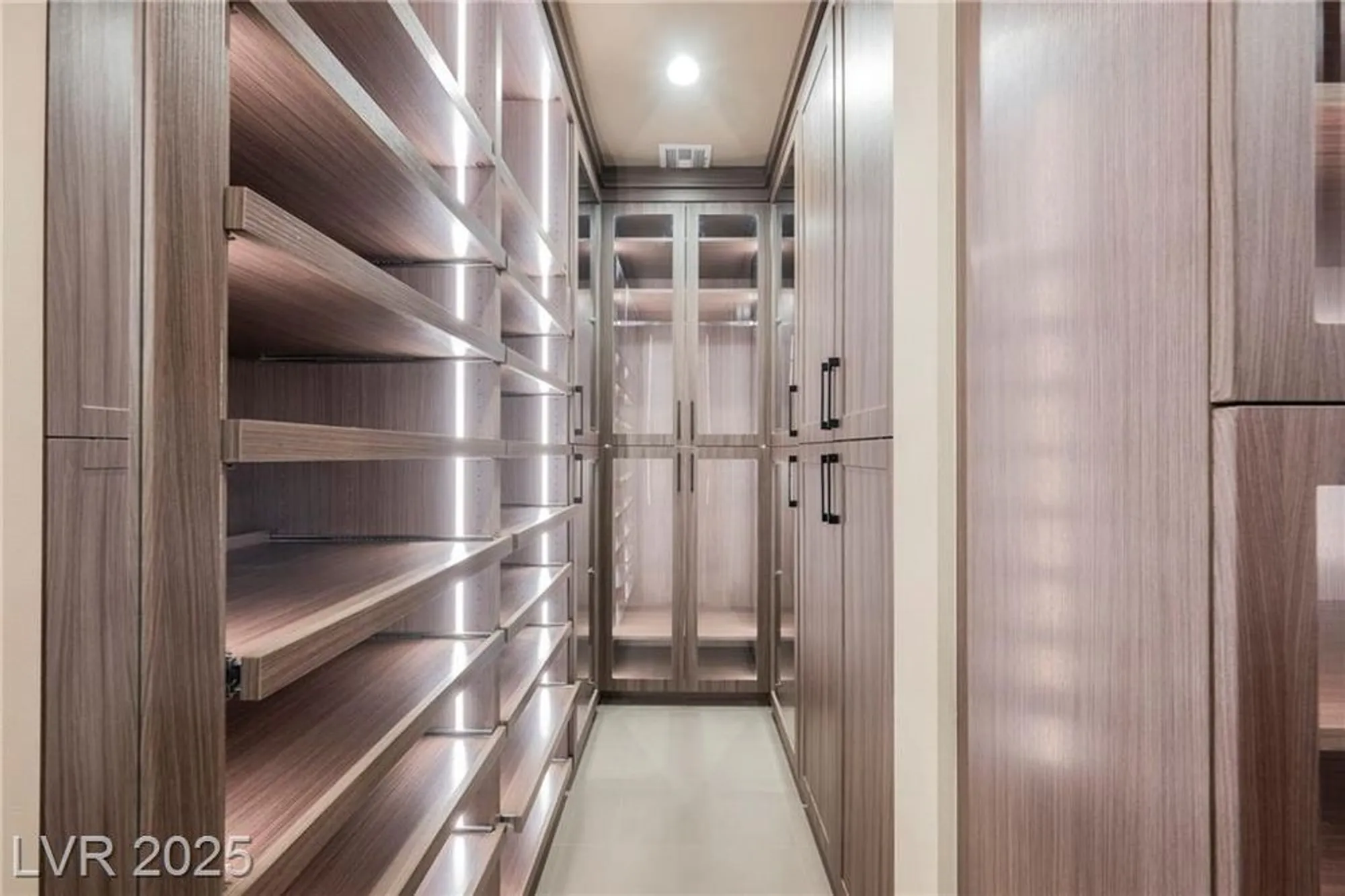 Property Slideshow image 29 of 93 | 20 falling canyon ct, Henderson, NV, 89011