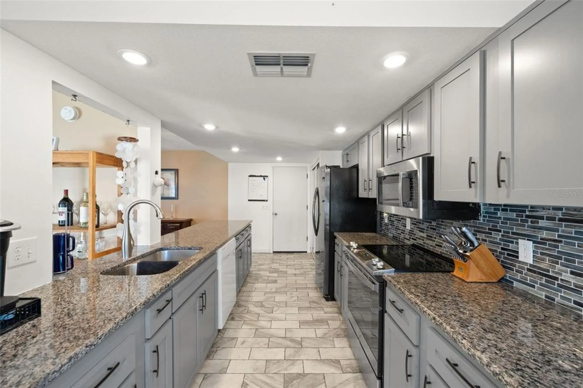 Property Slideshow image 15 of 53 | 2170 wingfoot ct, Spring Hill, FL, 34606