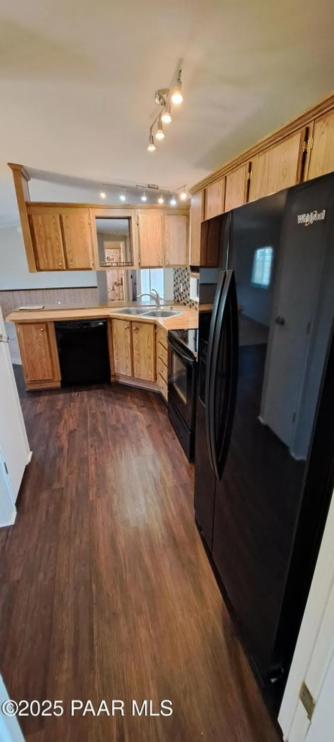 Property Slideshow image 12 of 38 | 2173 hillside ter, Prescott, AZ, 86301