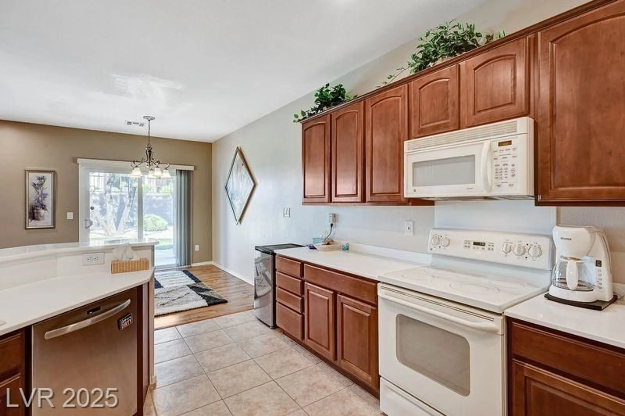 Property Slideshow image 16 of 31 | 2158 alyssa jade dr, Henderson, NV, 89052