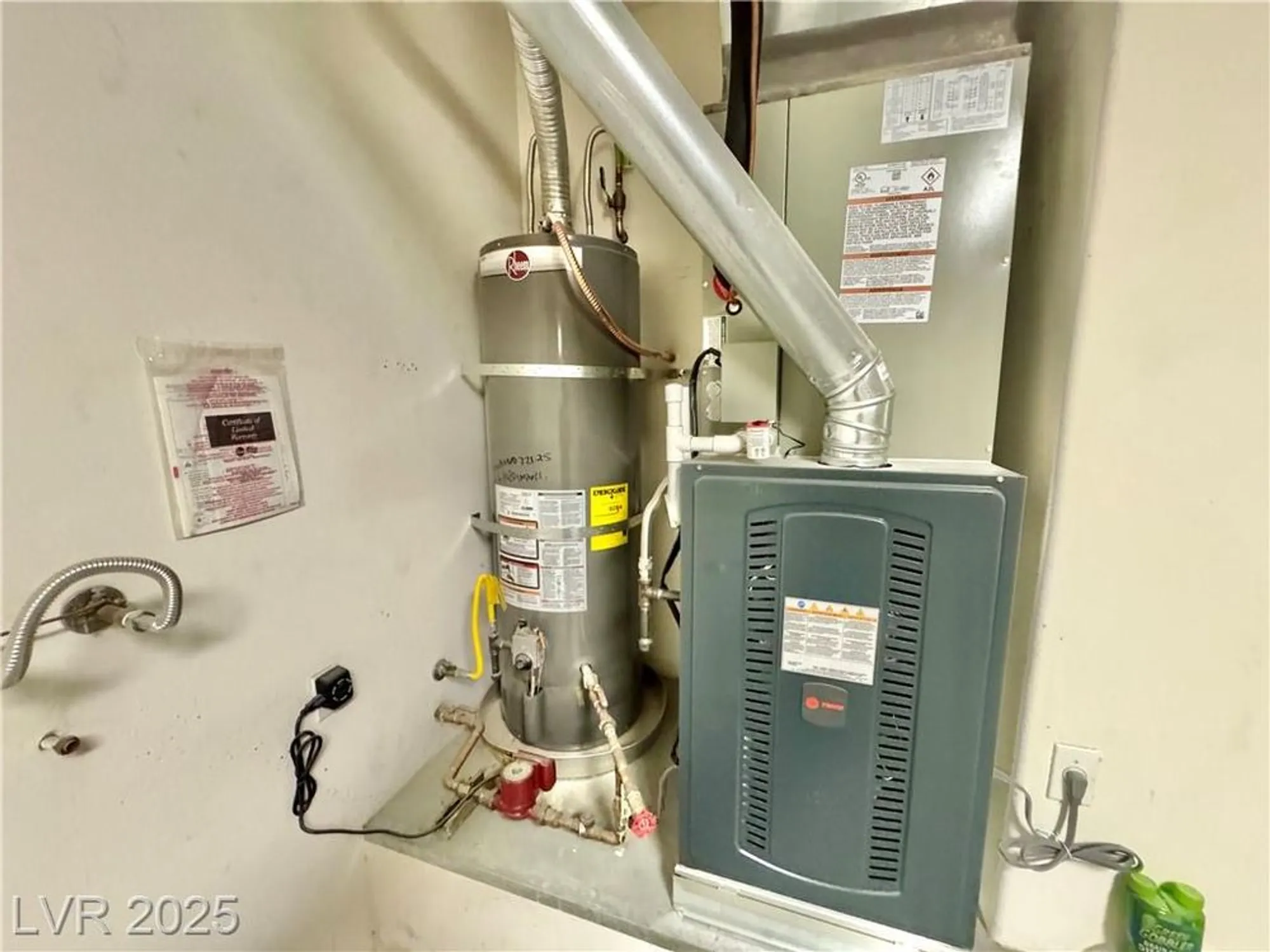 Property Slideshow image 31 of 98 | 10316 bent brook pl, Las Vegas, NV, 89134