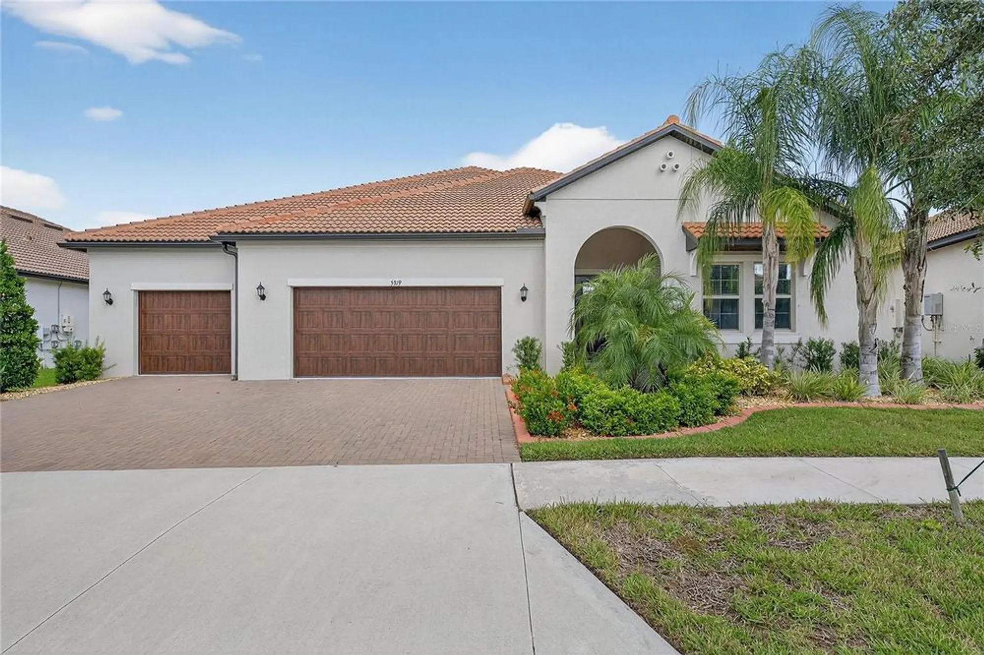 Property Slideshow image 3 of 96 | 5319 windy grove dr, Wimauma, FL, 33598