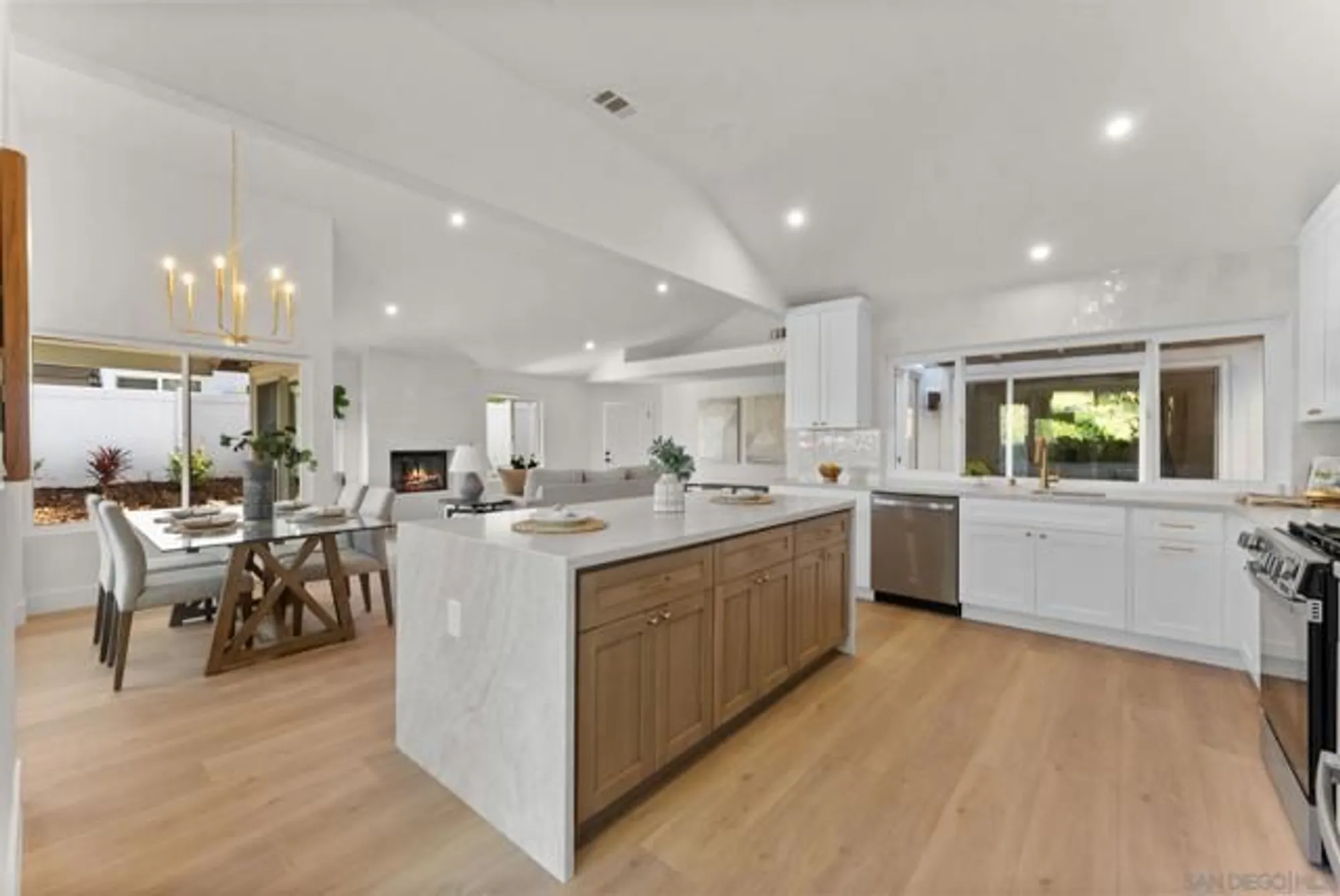 Property Slideshow image 13 of 33 | 5030 alicante way, Oceanside, CA, 92056