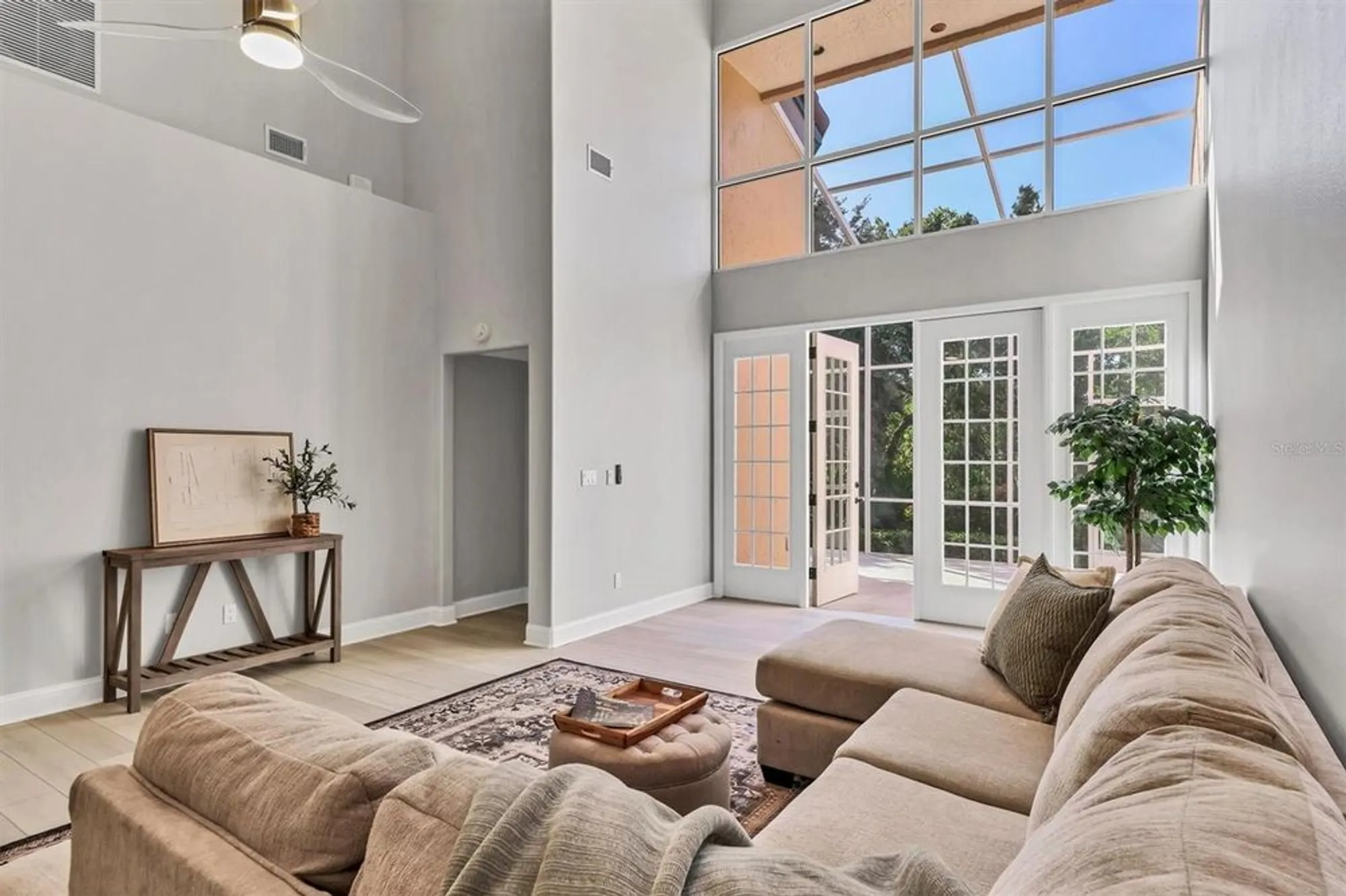 Property Slideshow image 9 of 71 | 1703 starling dr # 1703, Sarasota, FL, 34231